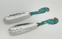 Seltene Servierutensilien von Emilia Castillo aus Taxco: versilbertes Silber mit Papageienmotiv und Grünspan