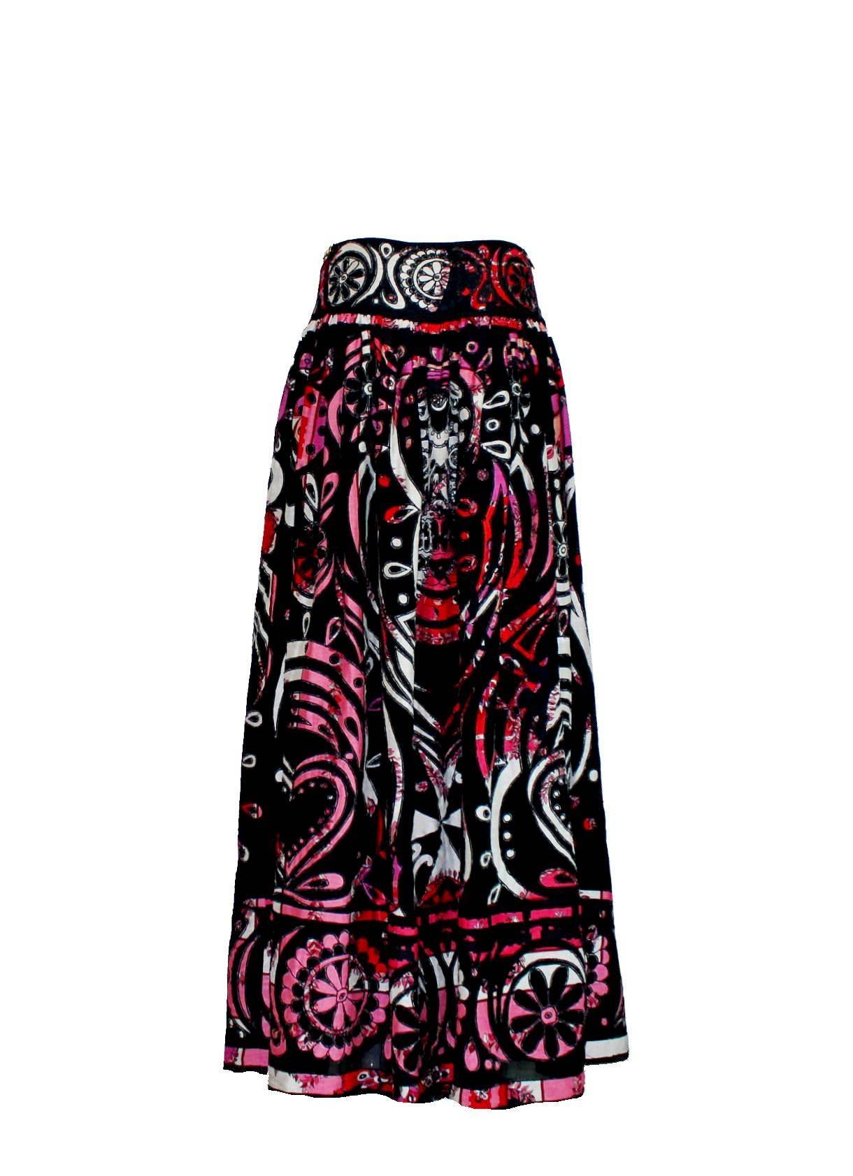 Beautiful maxi skirt by Emilio Pucci
Stunning piece 
Designed by Peter Dundas for Pucci
One of the most iconic pieces he designed for Pucci
Rare collector's piece - only a few pieces were produced
Embroidered all over with hand-cut pieces in