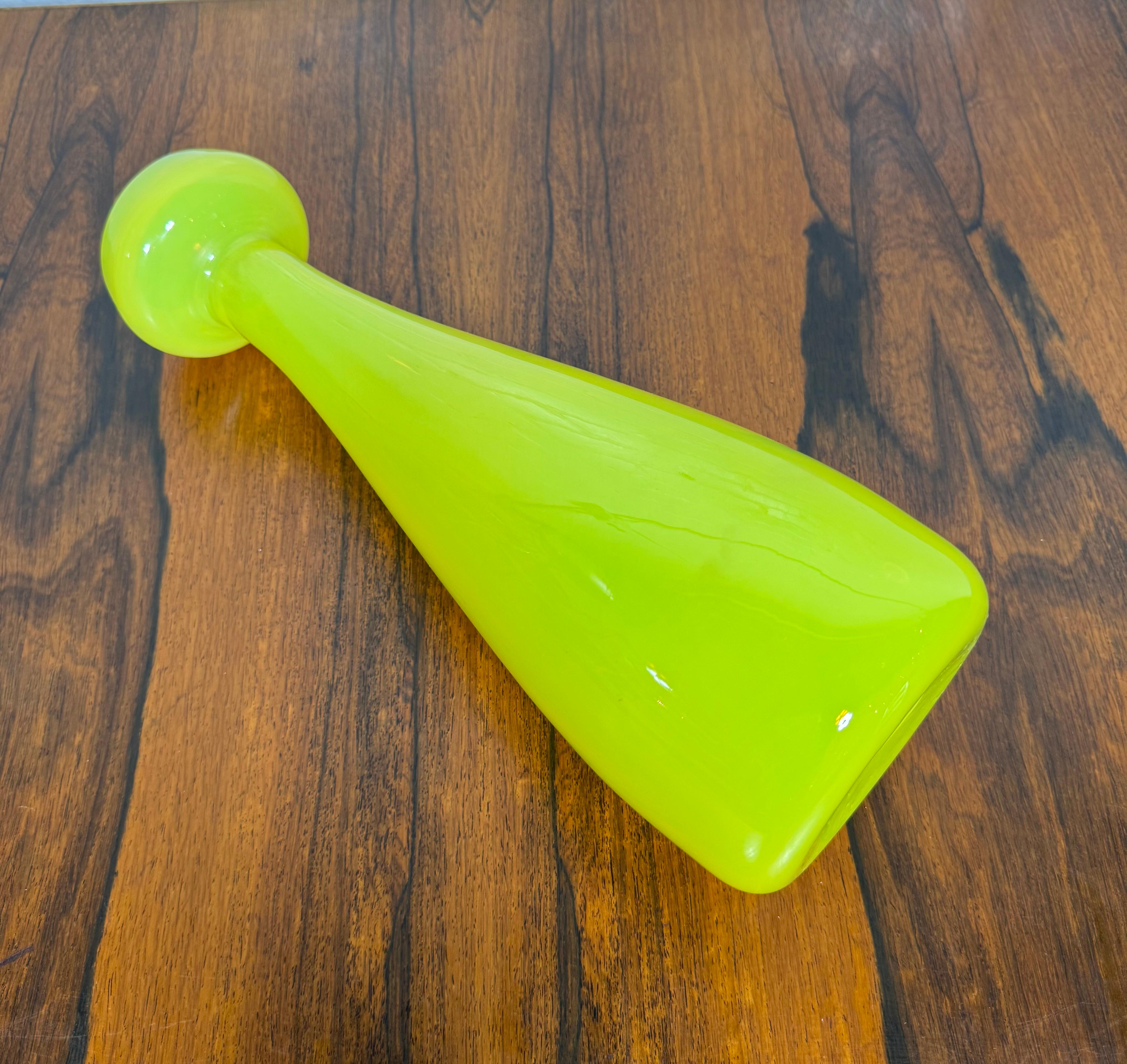 Seltene modernistische Empoli-Vase aus gelbem Glas, Italien. (Italienisch) im Angebot
