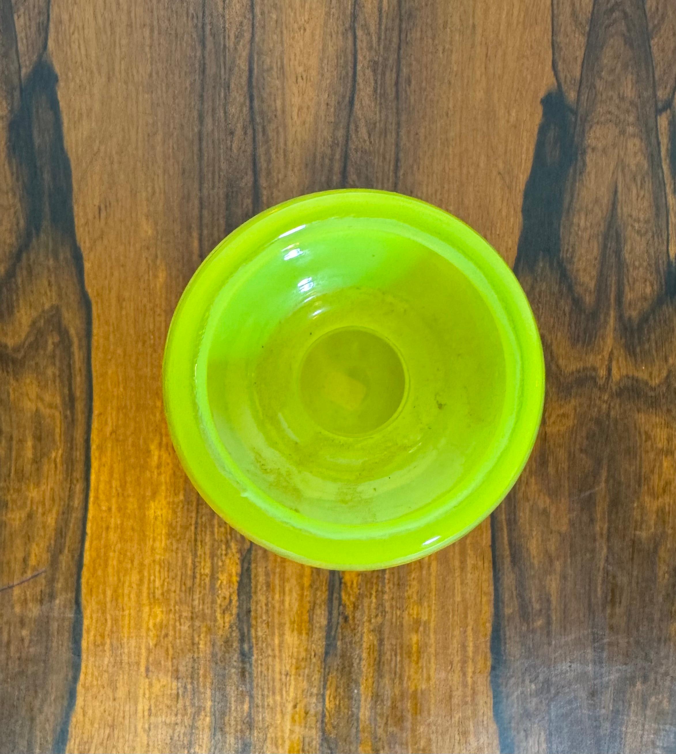 Seltene modernistische Empoli-Vase aus gelbem Glas, Italien. im Zustand „Hervorragend“ im Angebot in Buffalo, NY