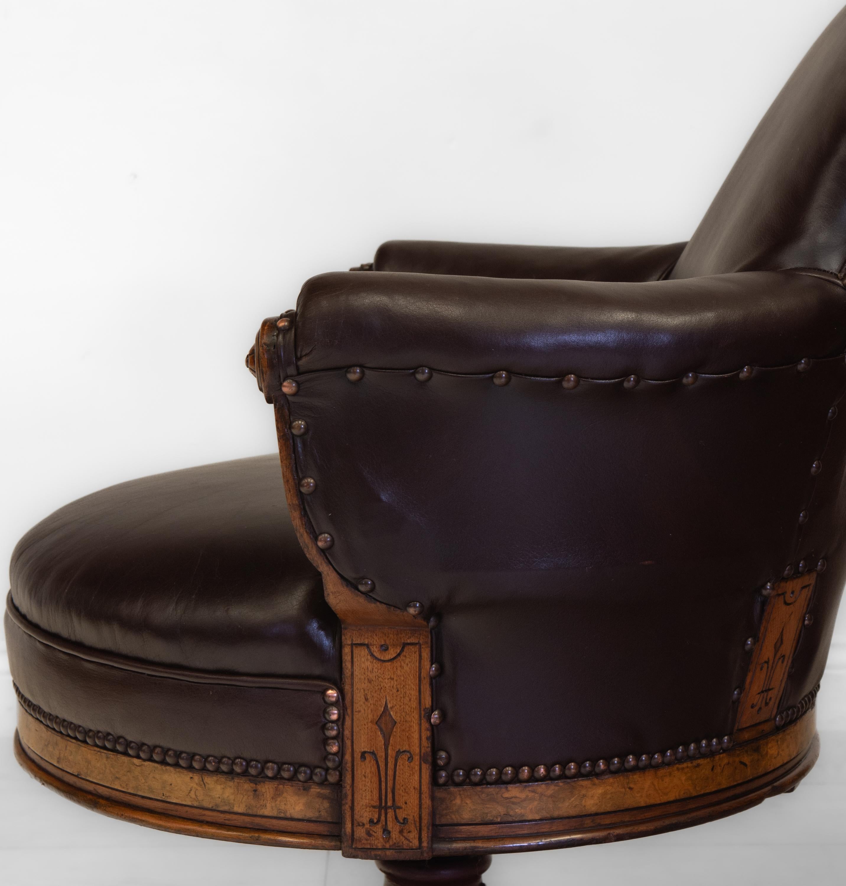 Rare English 19th Century Leather & Walnut Swivel Railway Pullman Club Chair 2 7