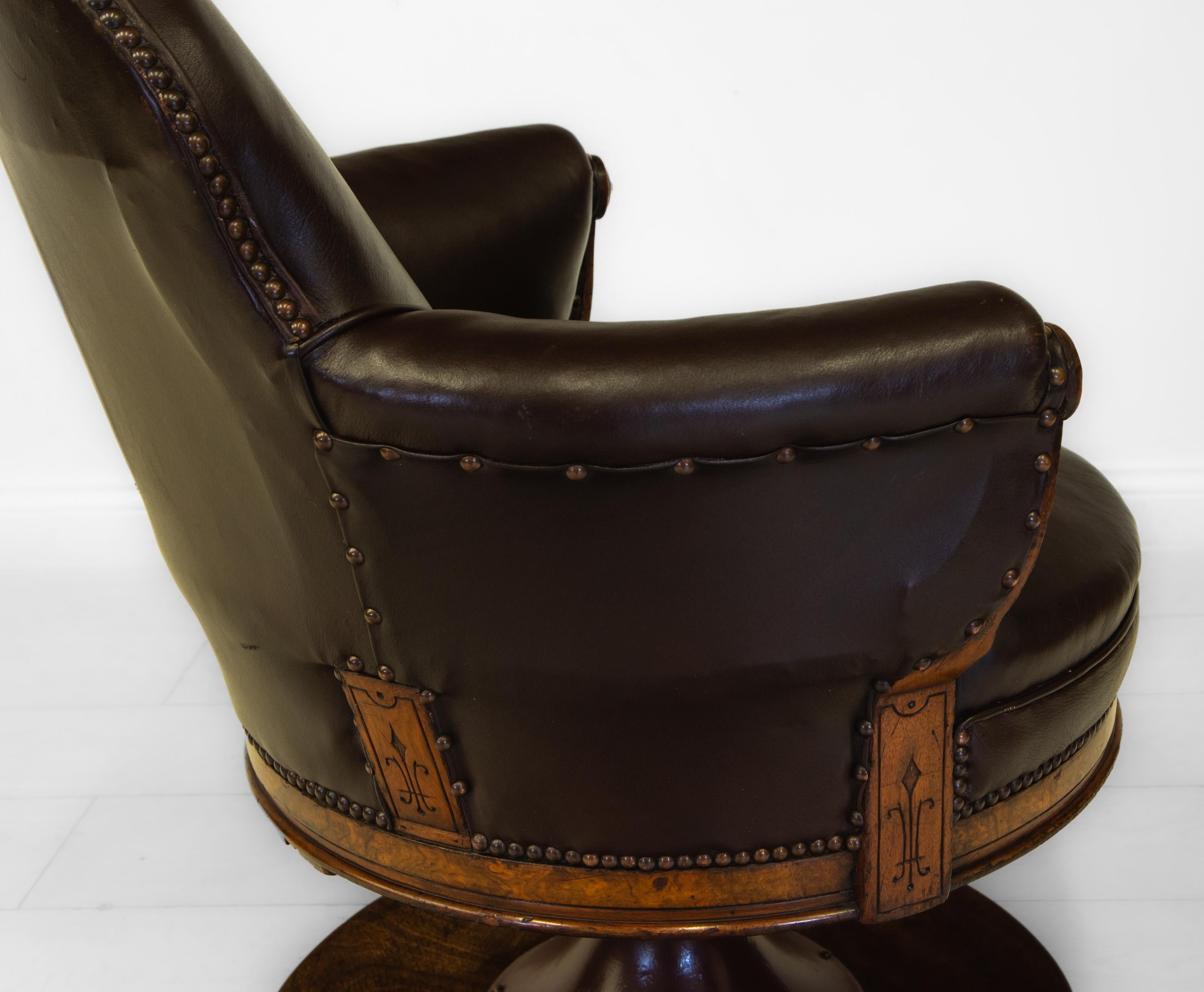 Steel Rare English 19th Century Leather & Walnut Swivel Railway Pullman Club Chair 2