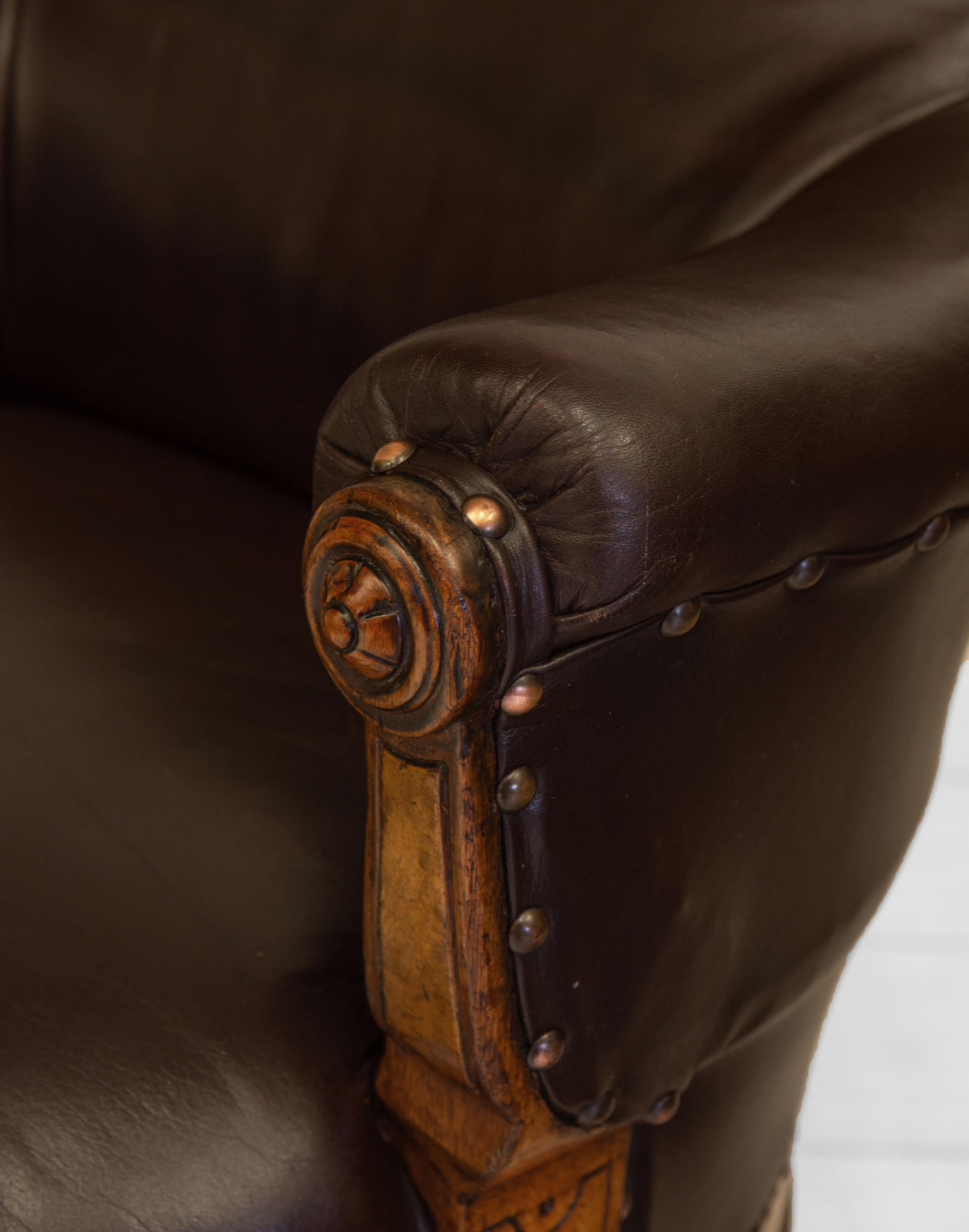 Rare English 19th Century Leather & Walnut Swivel Railway Pullman Club Chair 2 3