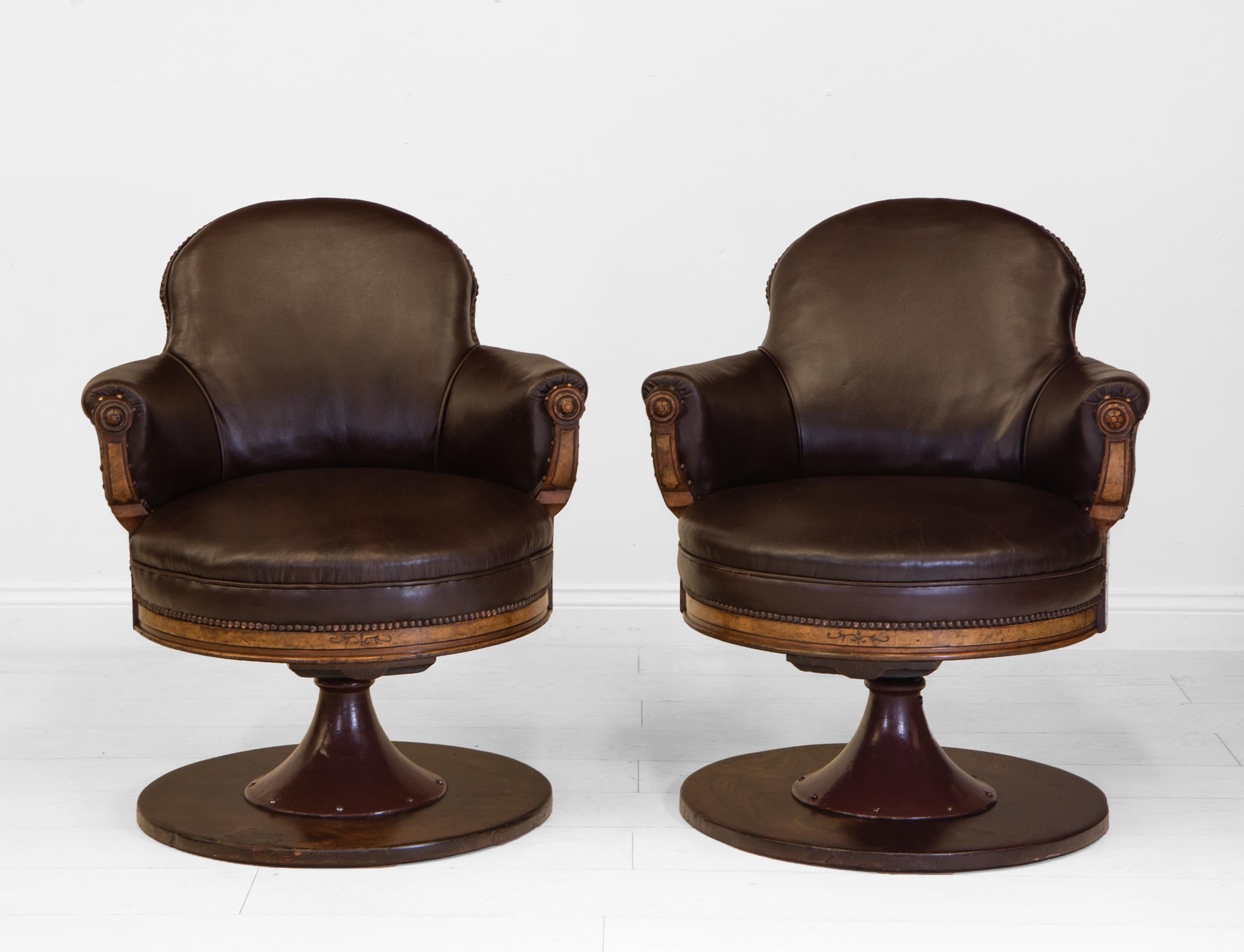 Rare English 19th Century Leather & Walnut Swivel Railway Pullman Club Chair 2 4