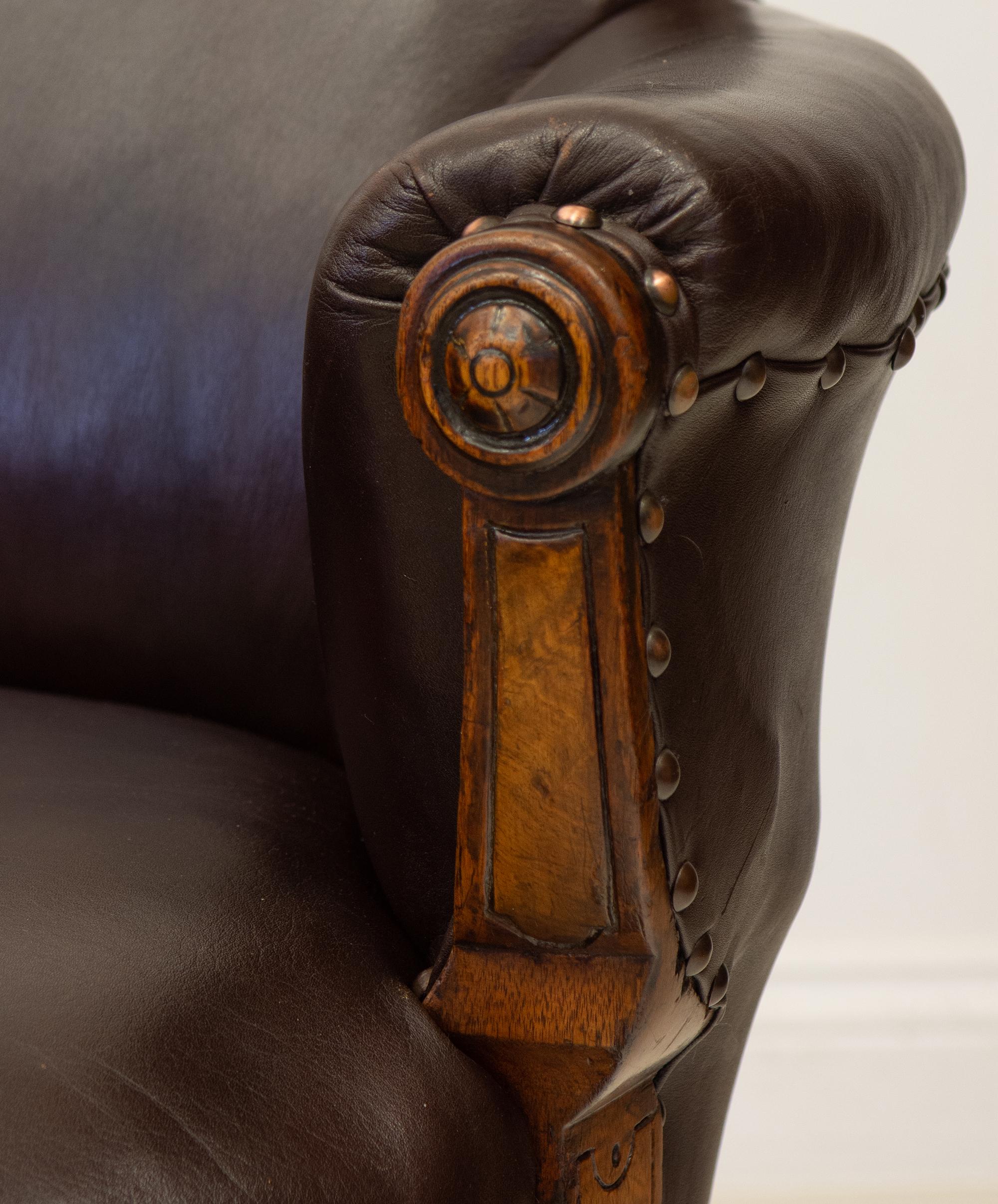Rare English 19th Century Leather & Walnut Swivel Railway Pullman Club Chair 5
