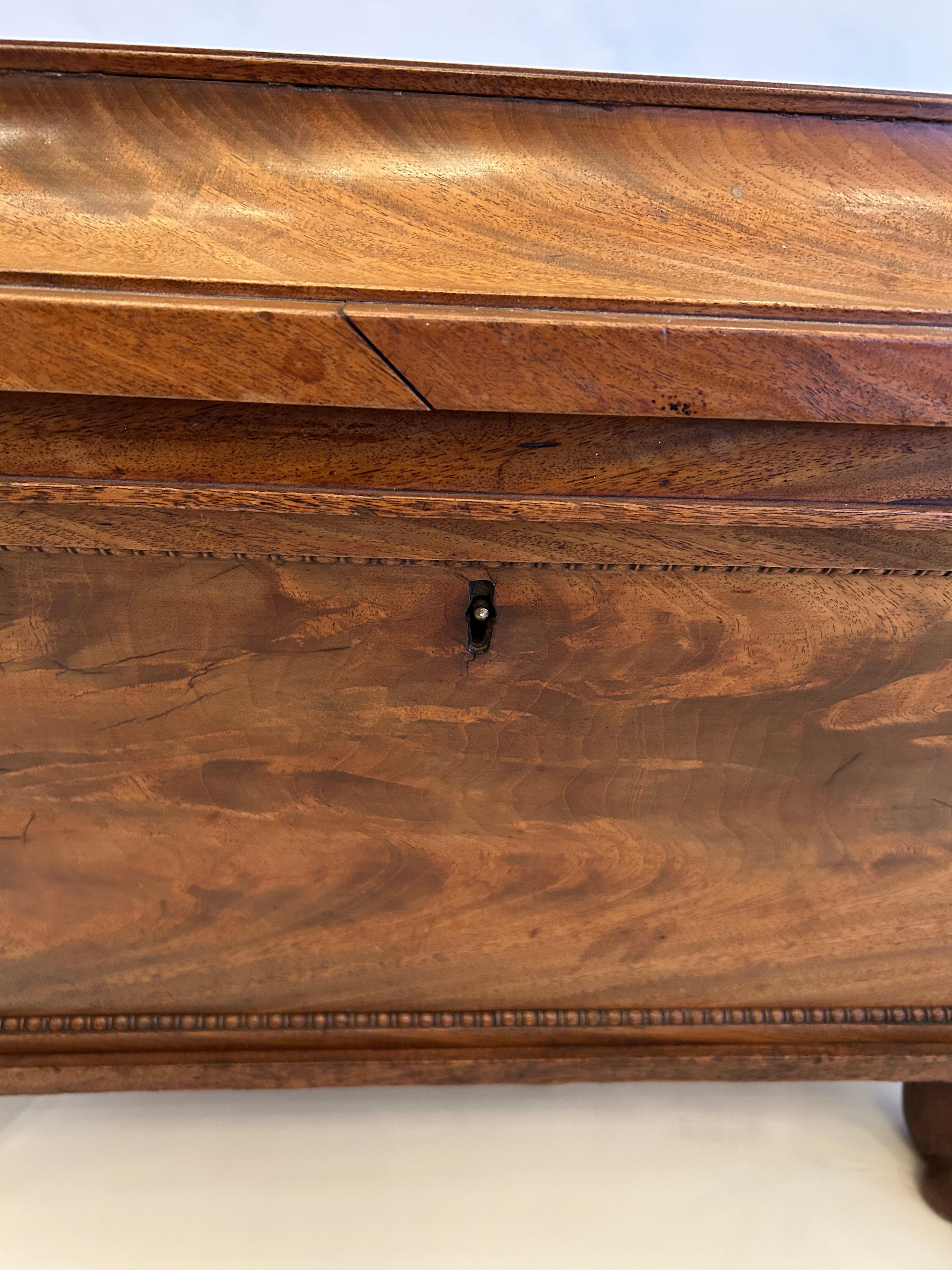 Rare English 19th Century Regency Cellarette Wine Cooler In Good Condition For Sale In Hopewell, NJ
