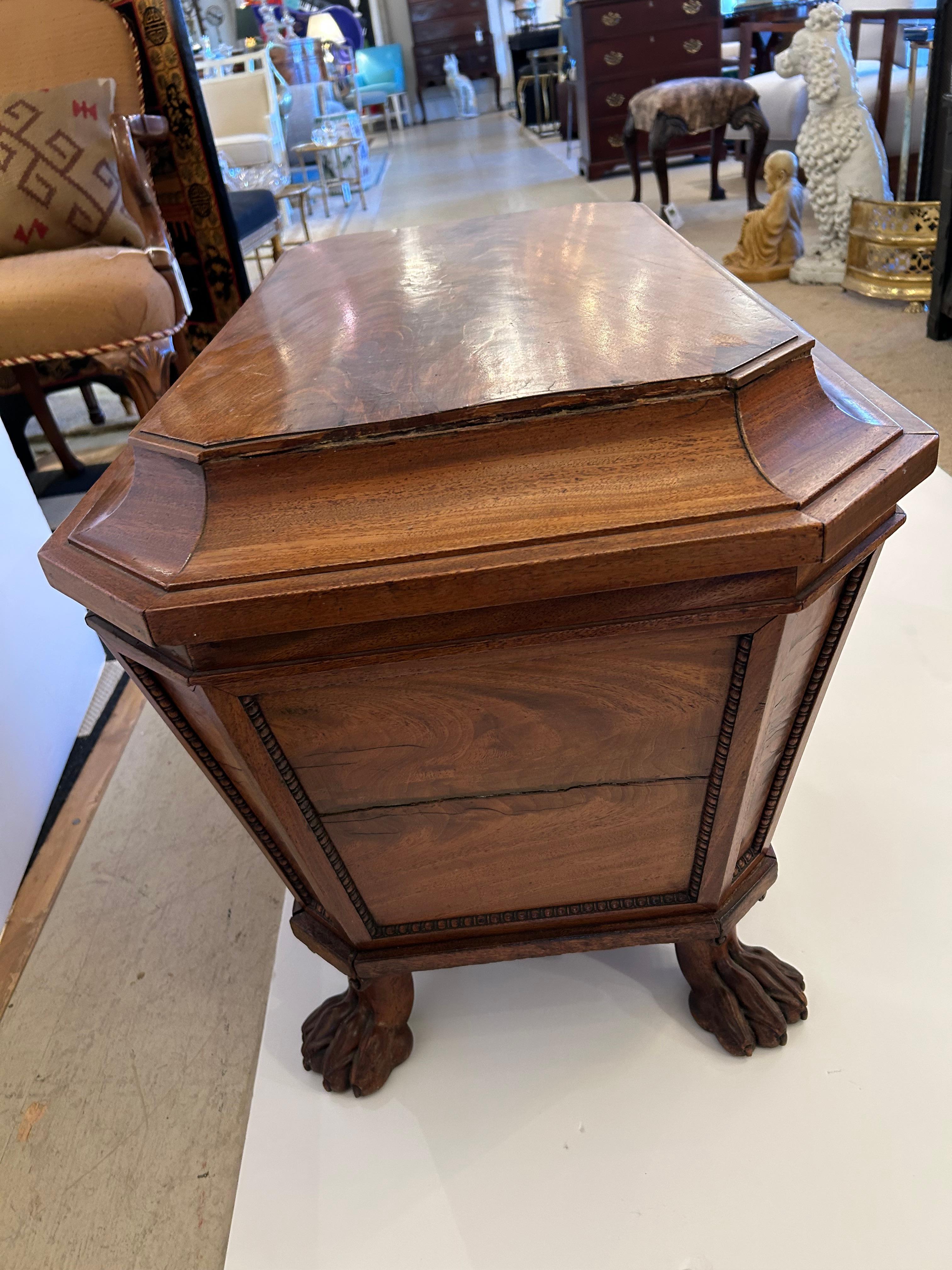 Rare English 19th Century Regency Cellarette Wine Cooler For Sale 5