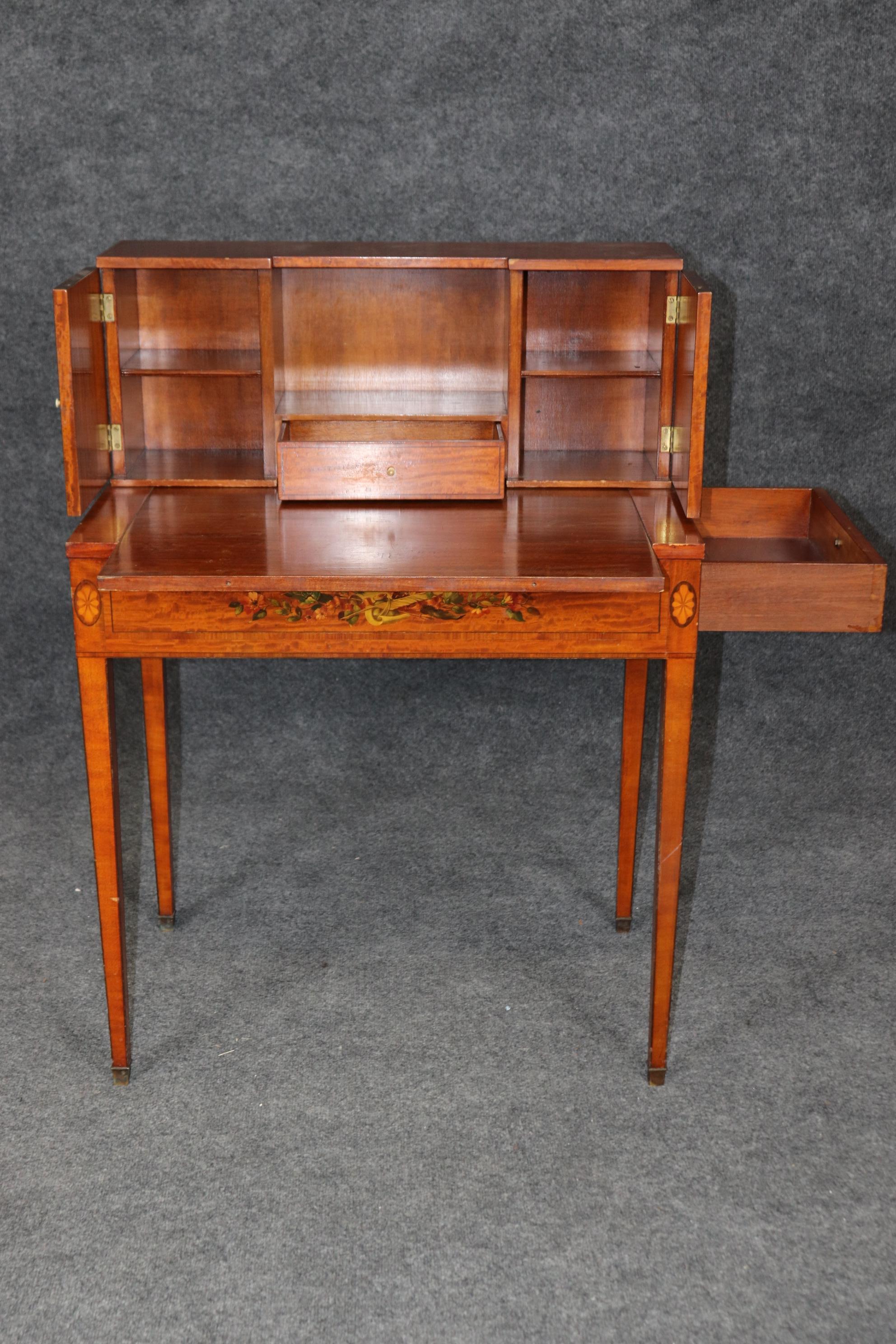 Anglais Rare tableau anglais Adams décoré en bois de citronnier avec tiroir latéral ouvert en vente