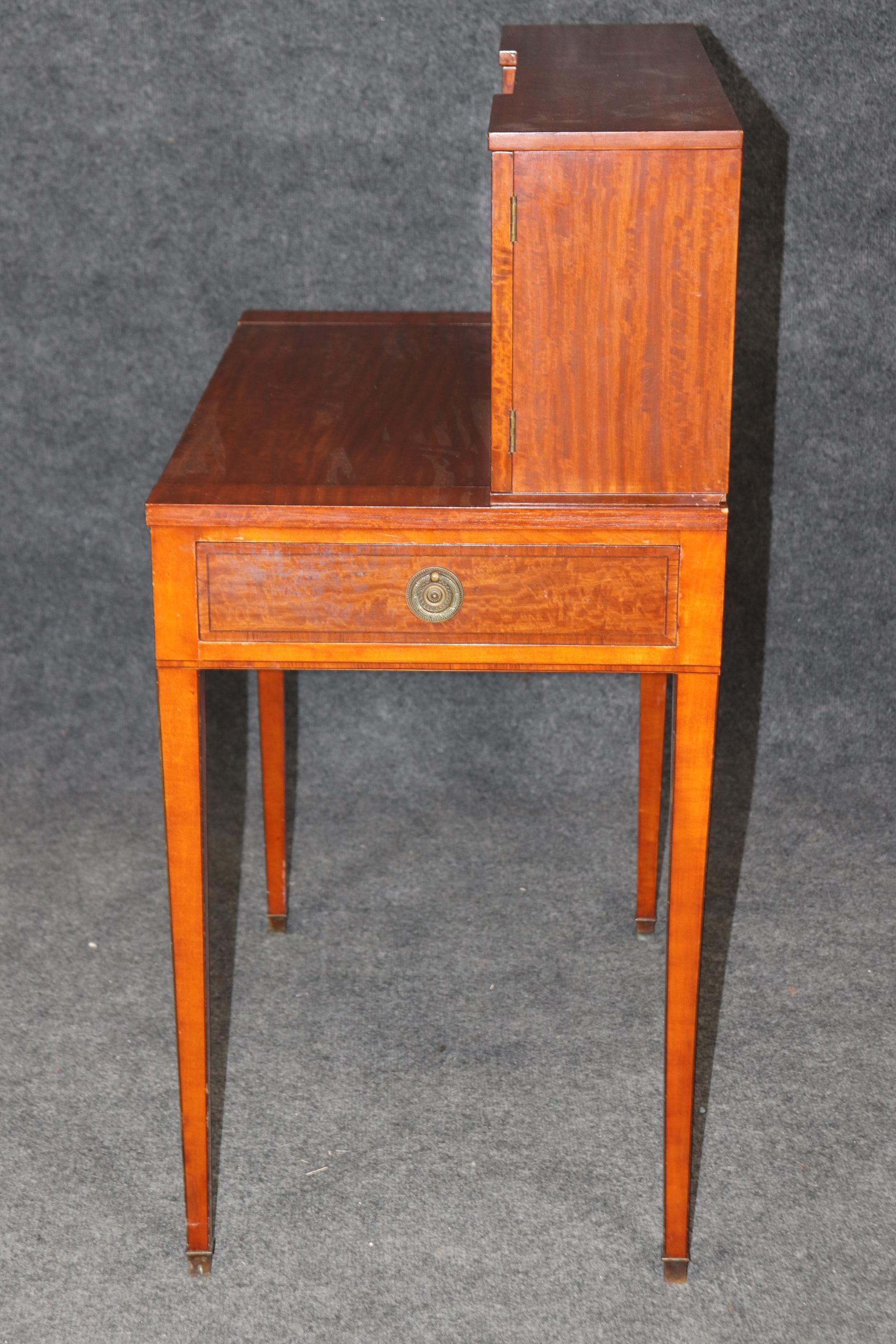 Début du 20ème siècle Rare tableau anglais Adams décoré en bois de citronnier avec tiroir latéral ouvert en vente