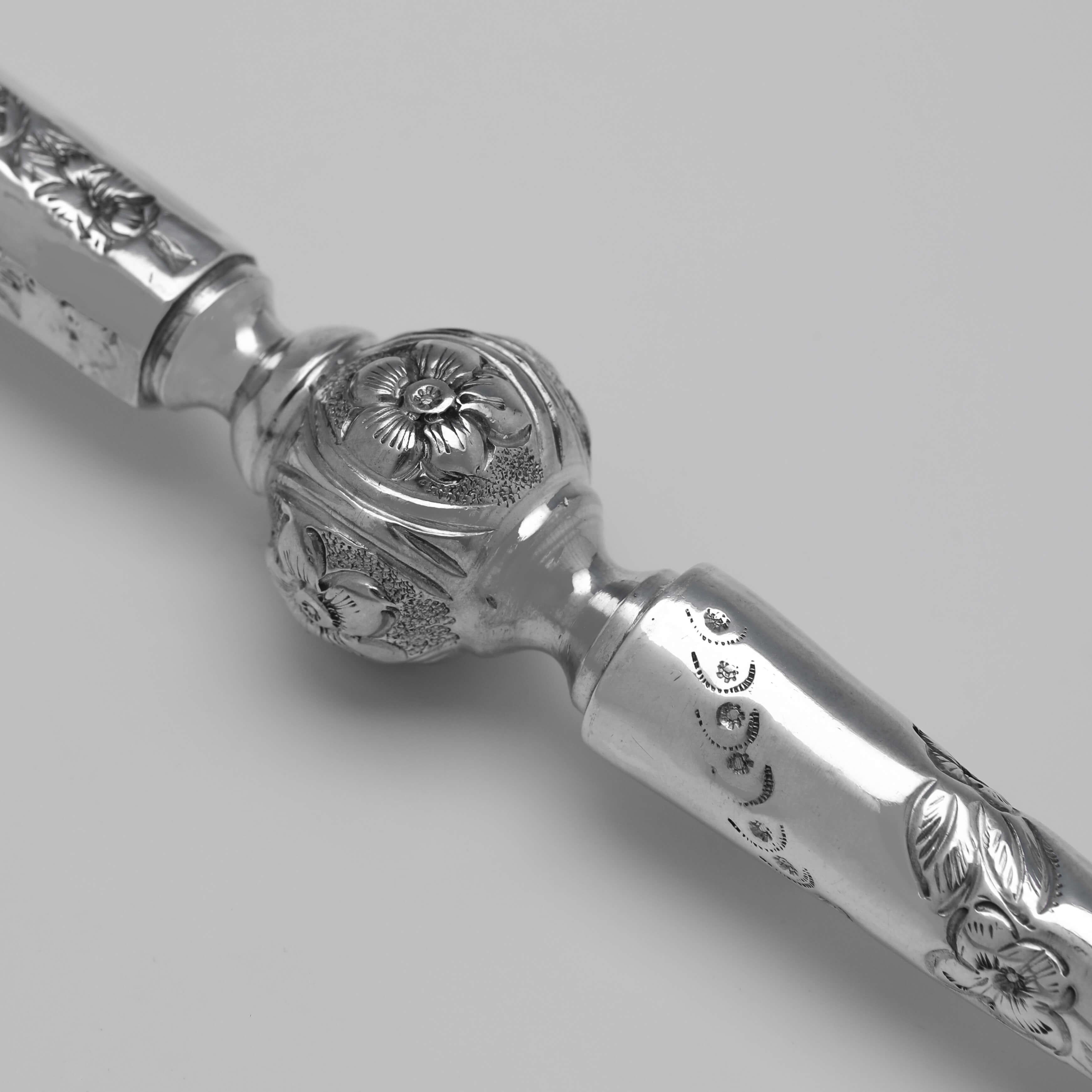 Early 20th Century Rare English Antique Sterling Silver Yad - Hallmarked in London in 1907 For Sale