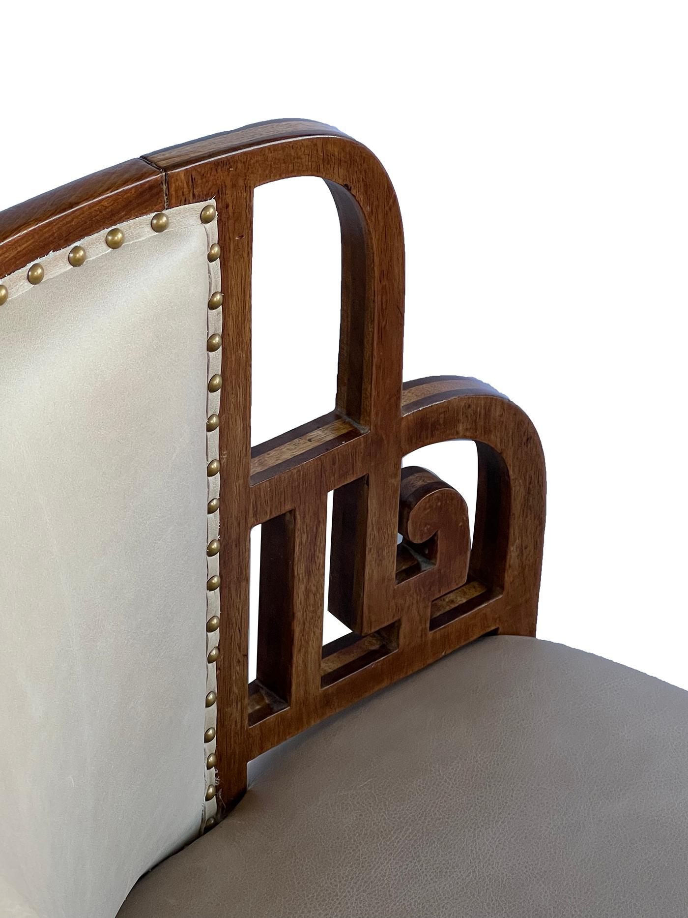 Art déco Rare chaise Art Déco anglaise à dossier tonneau dans le goût asiatique en vente