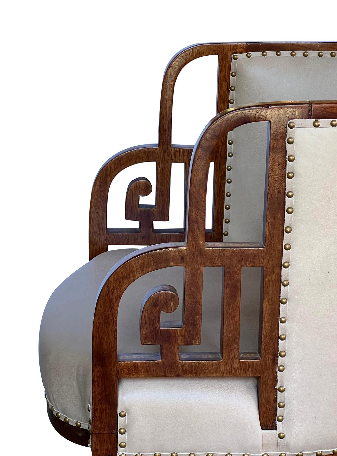 Anglais Rare chaise Art Déco anglaise à dossier tonneau dans le goût asiatique en vente