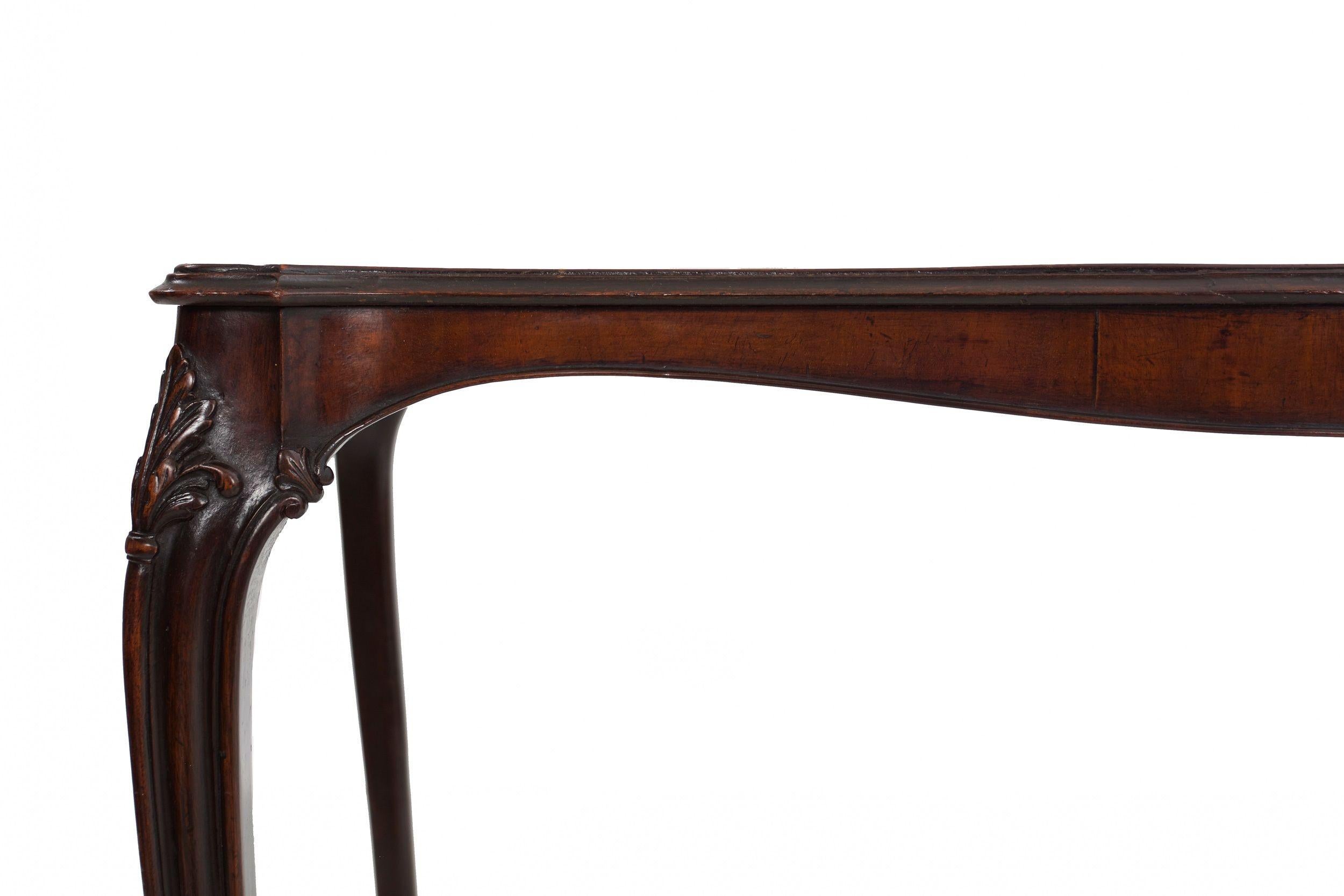 Rare table de service serpentine en acajou de style Chippendale anglais, vers 1770 en vente 8