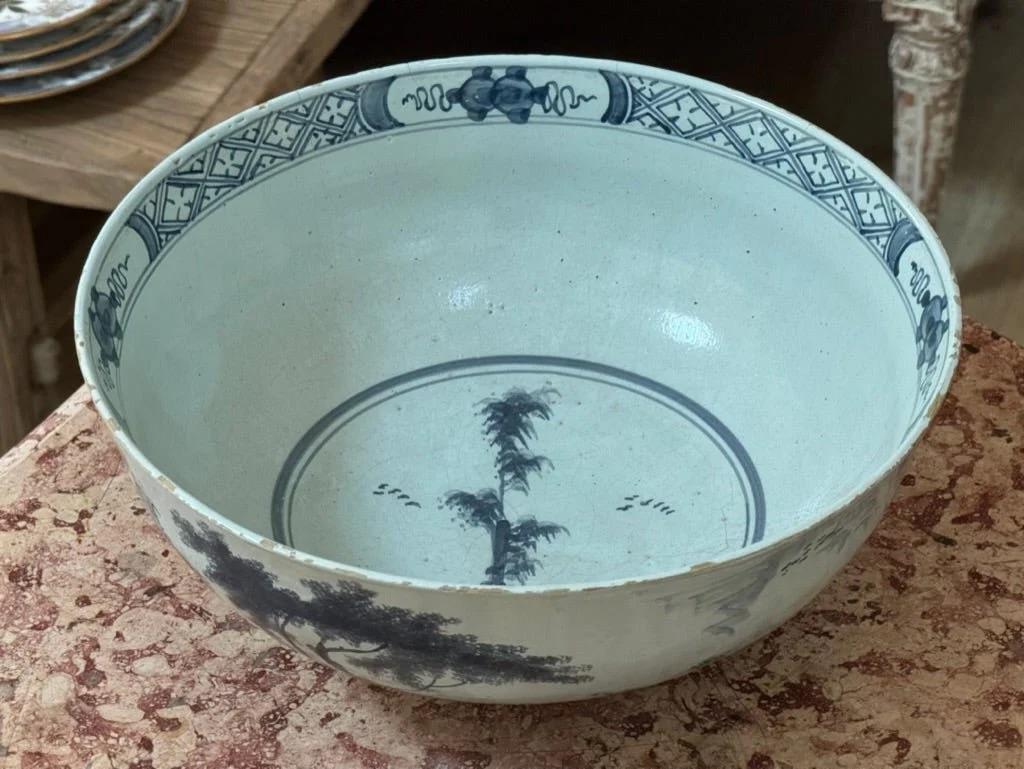 Seltene englische Delft-Schale, London, um 1770, Blau und Weiß im Zustand „Gut“ im Angebot in Charlottesville, VA
