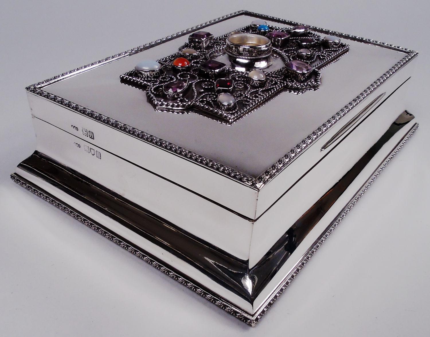 Rara caja inglesa eduardiana clásica de plata de ley con joyas, 1908 Inglés en venta