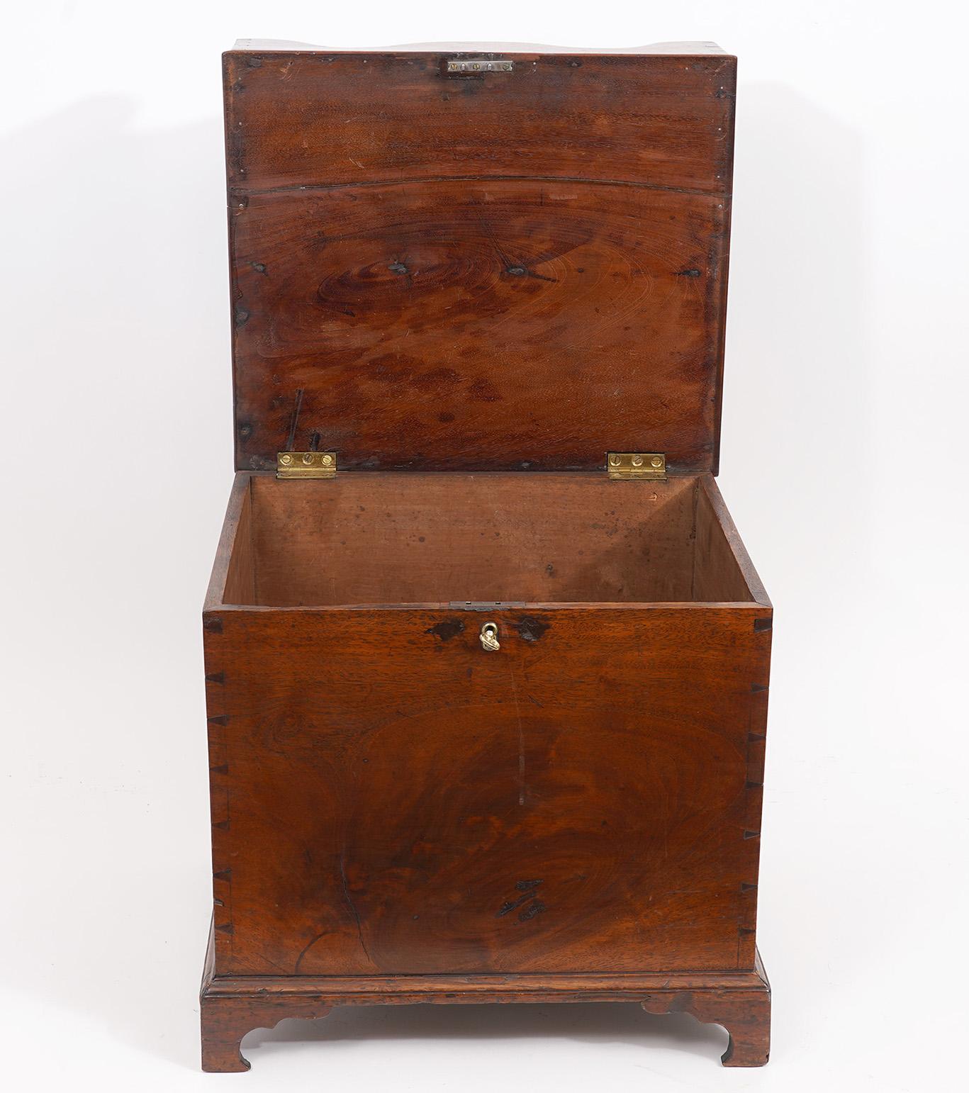 17th Century Rare English George III Dovetailed Mahogany Cellarette and Glass Compartment Top