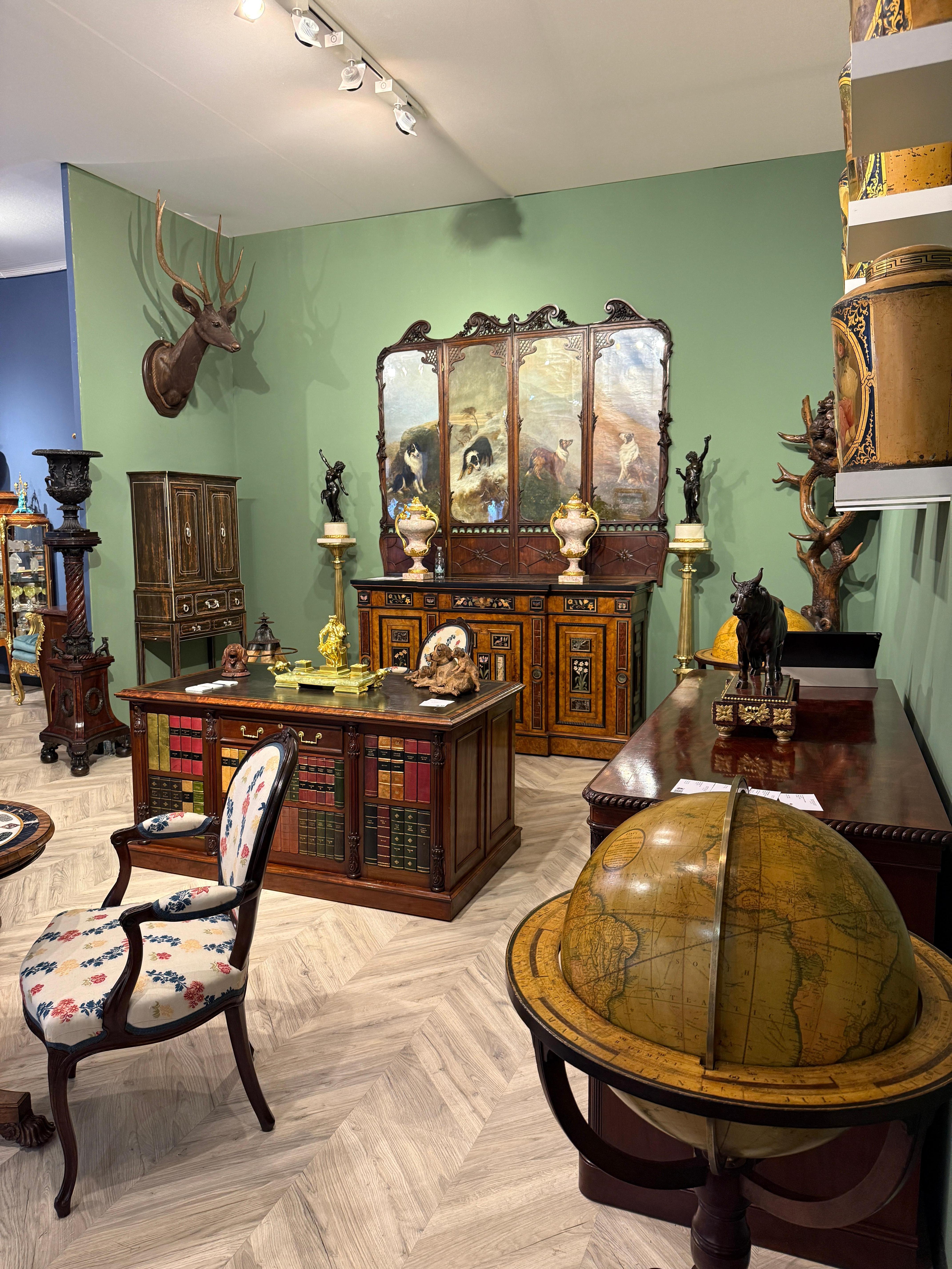 Rare cabinet anglais Grand Tour avec panneaux italiens en Pietra Dura du 18ème siècle en vente 11