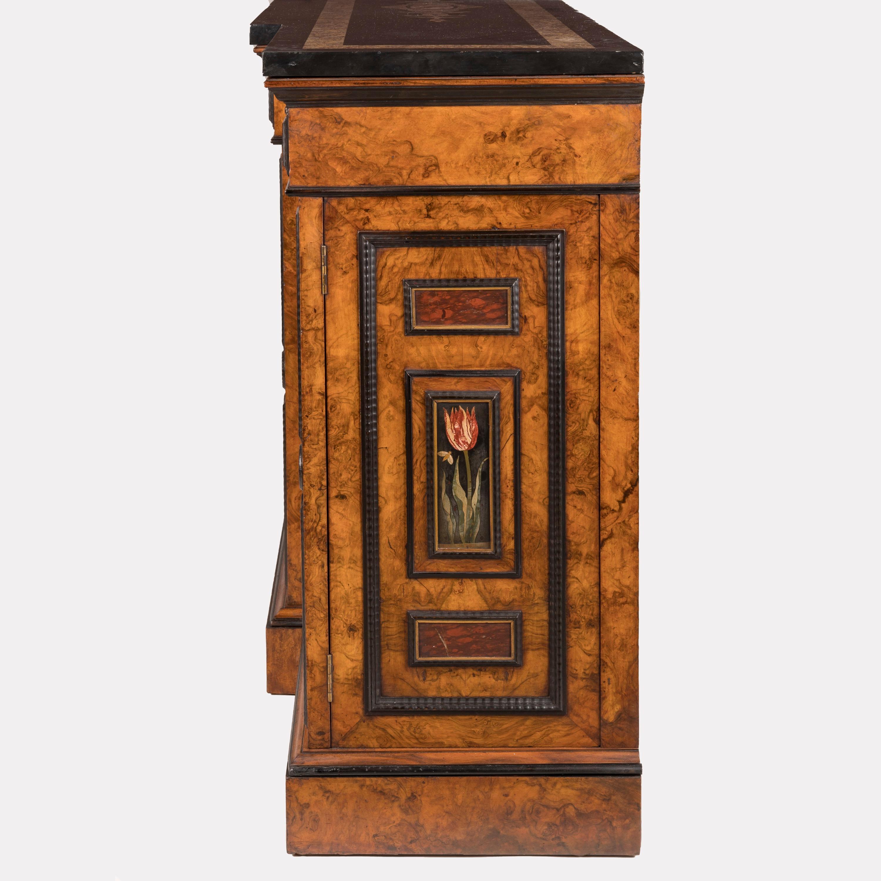 Rare cabinet anglais Grand Tour avec panneaux italiens en Pietra Dura du 18ème siècle Bon état - En vente à London, GB