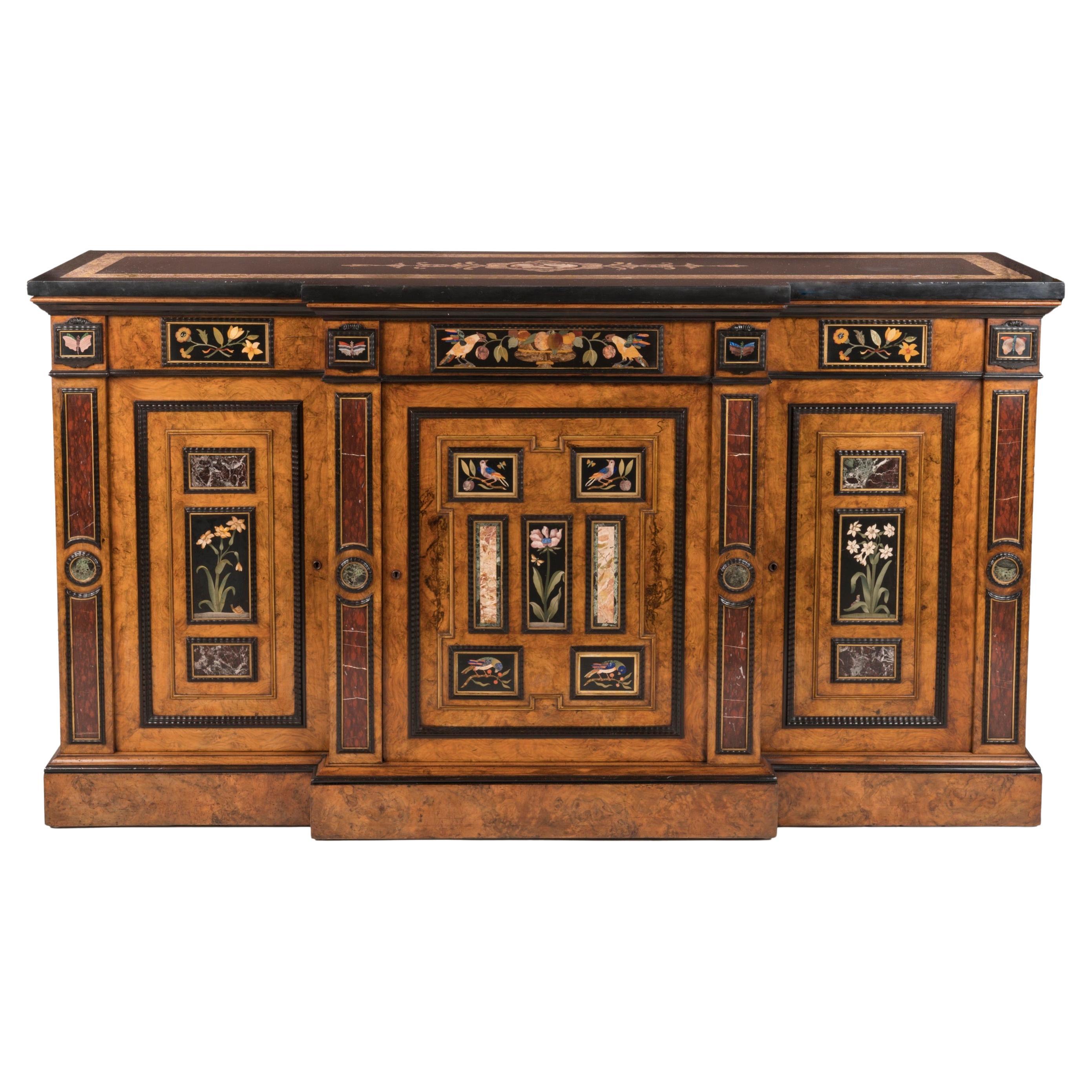Rare cabinet anglais Grand Tour avec panneaux italiens en Pietra Dura du 18ème siècle en vente