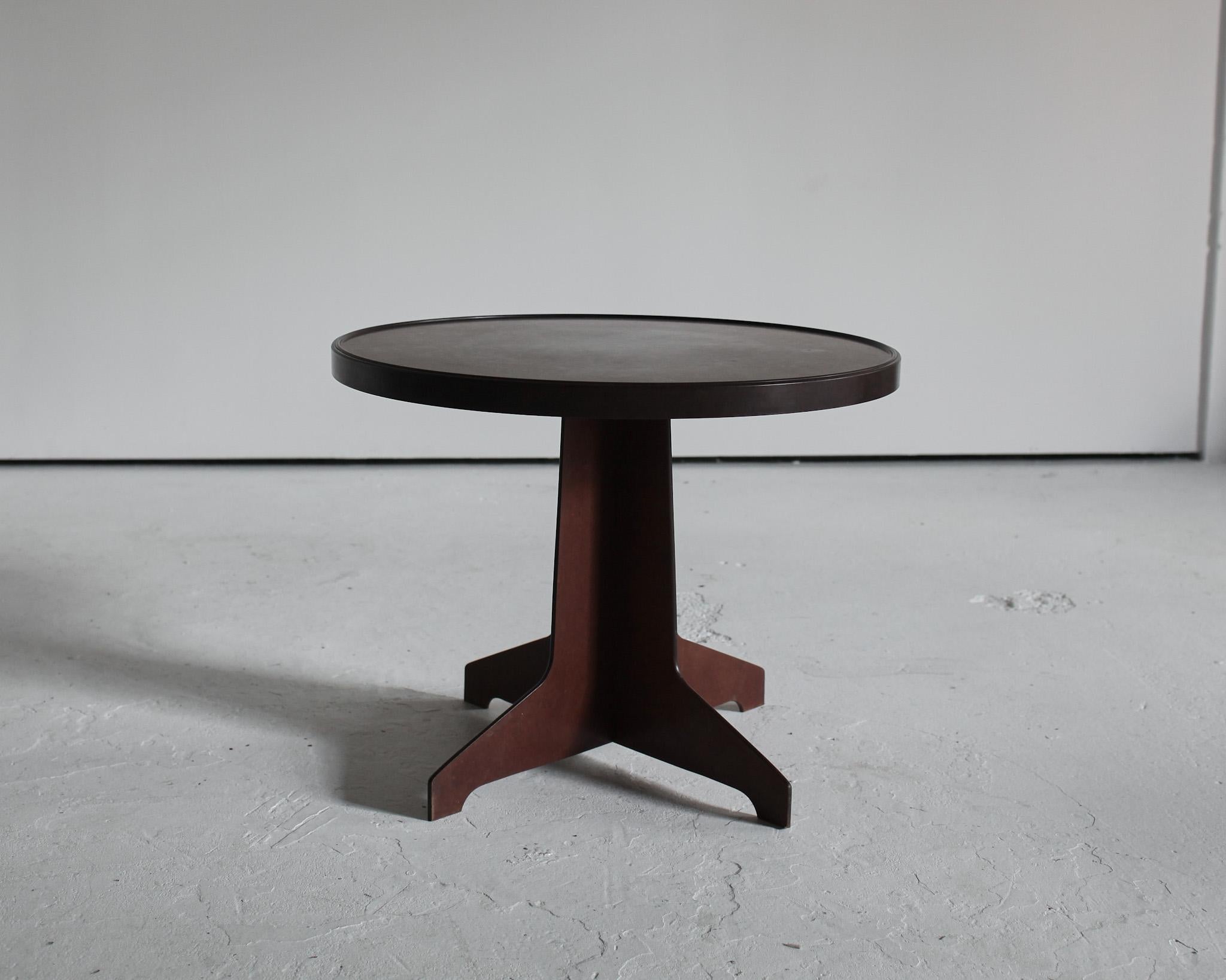 Rare English Modernist Side Table in Bakelite, circa 1930s In Good Condition In London, GB