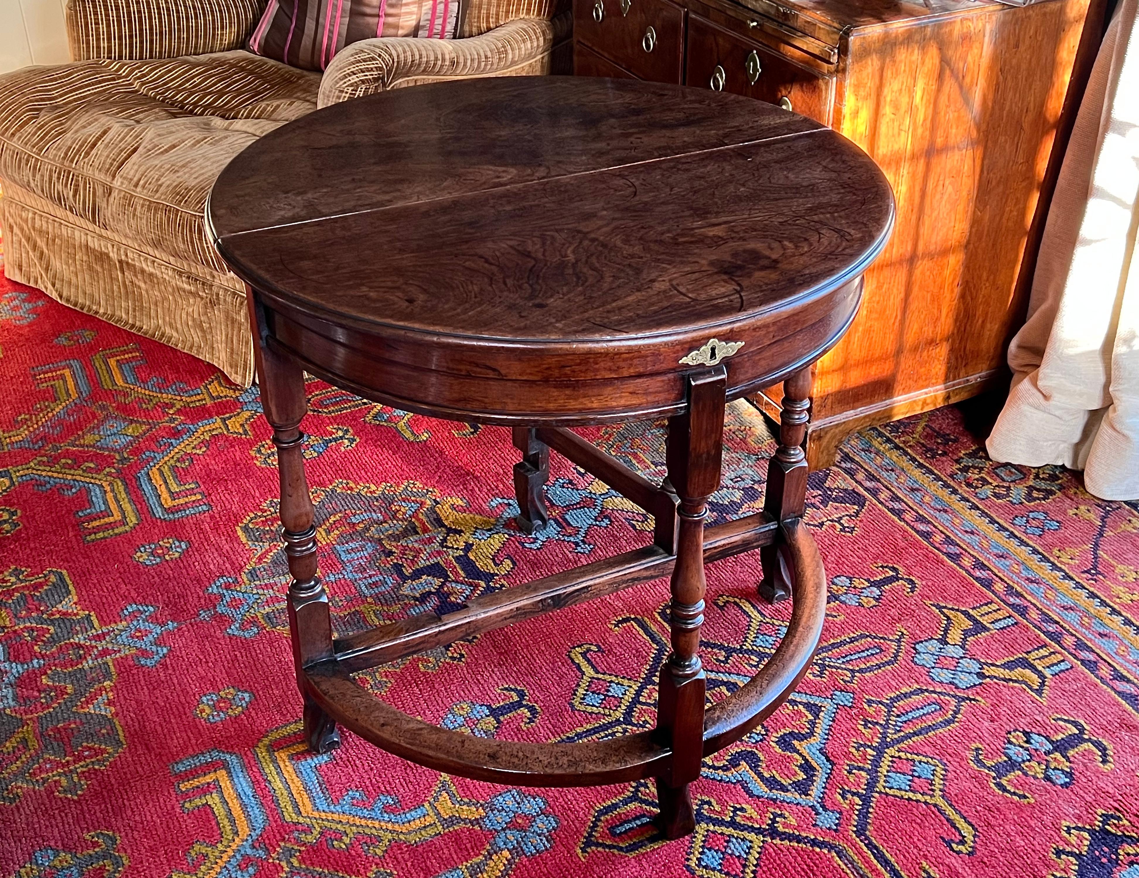 Rare English Queen Anne Walnut Games Table In Good Condition In Lymington, GB