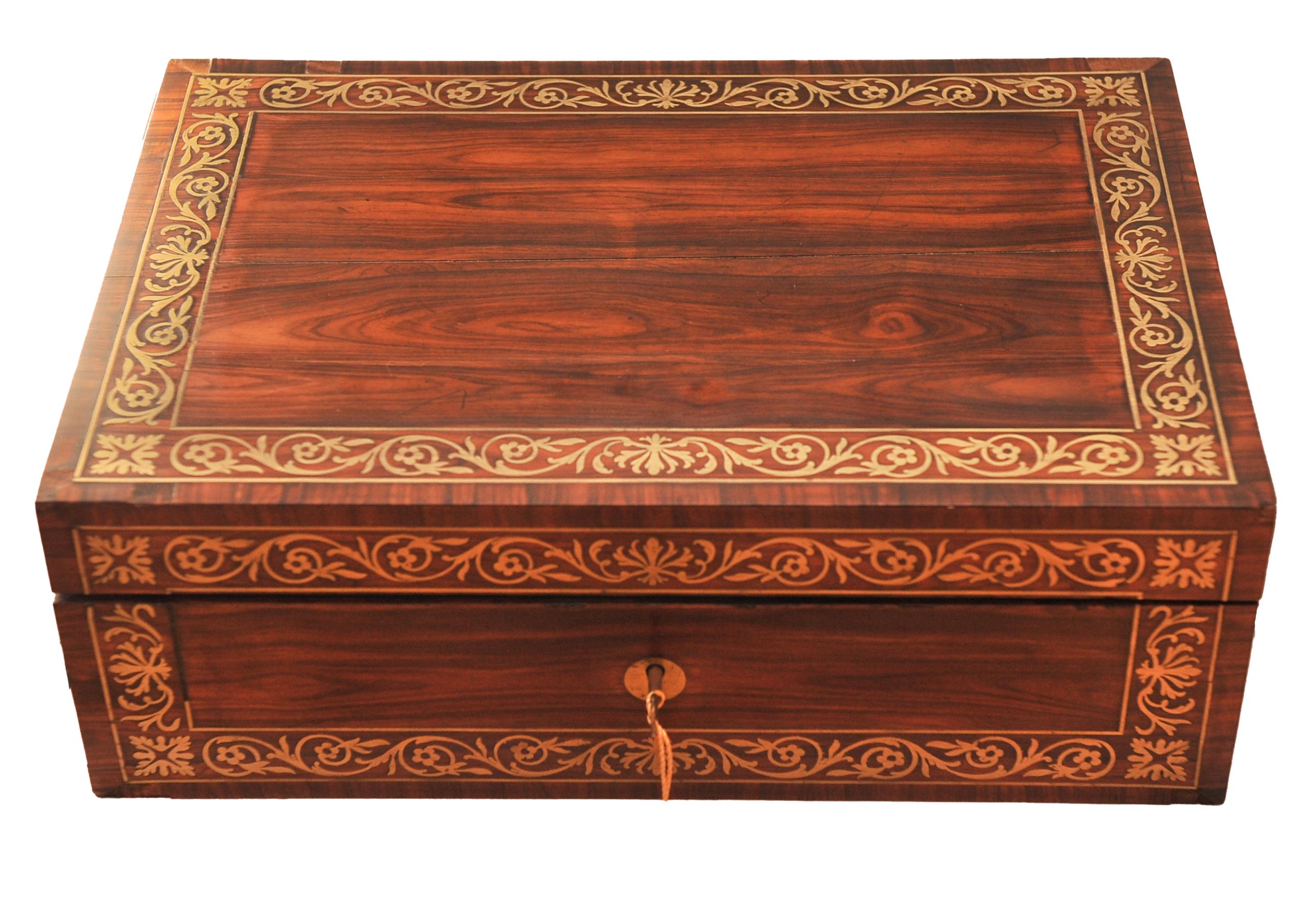 Raro tavolo da scrittura inglese Regency con finiture in ottone decorativo di Wells & Lambe in vendita 3