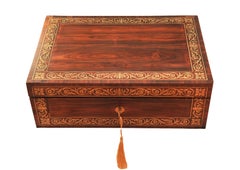 Seltene englische Regency-Schreibschräge mit dekorativem Messingbesatz von Wells & Lambe