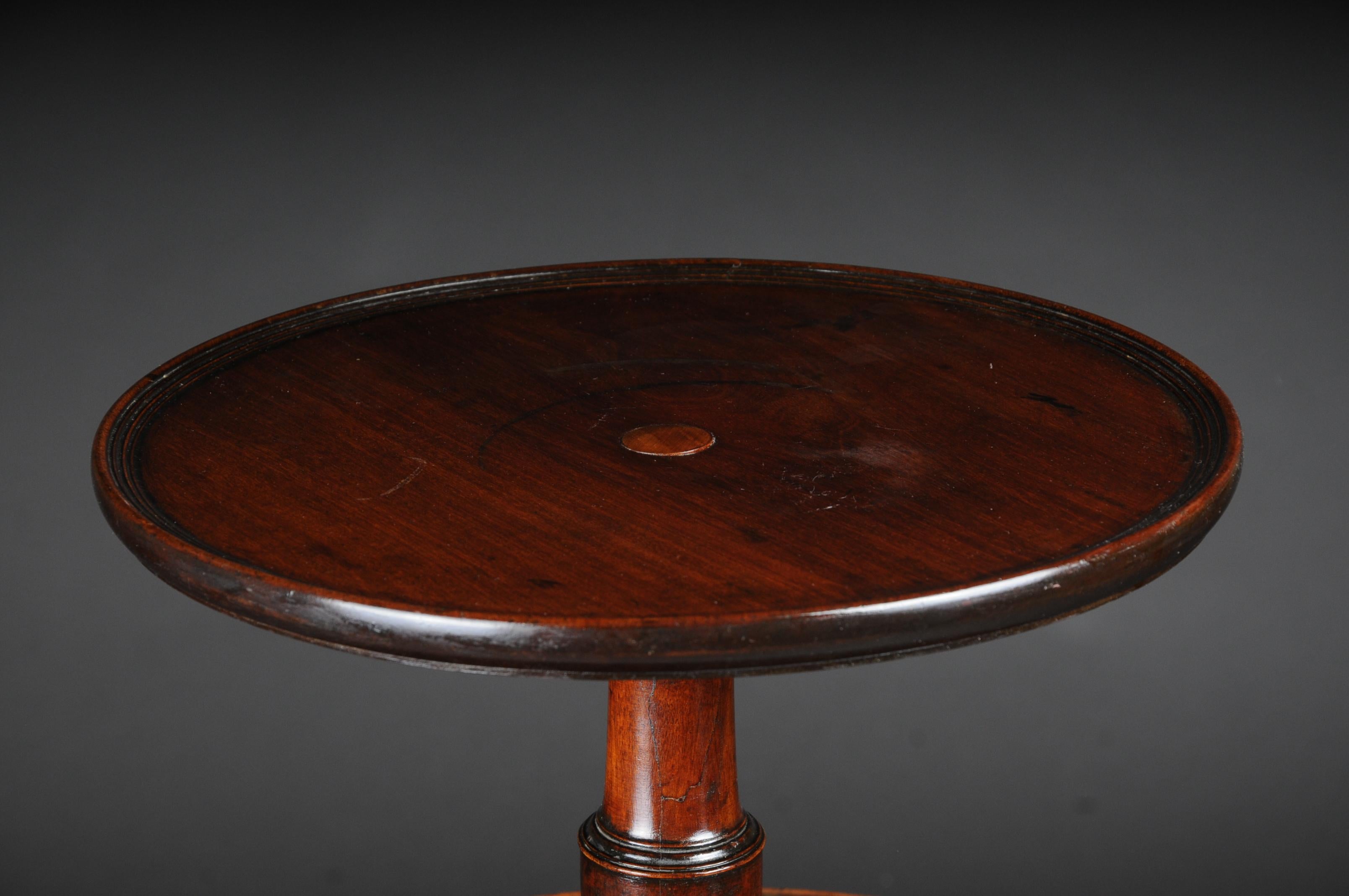 Rare English Side Table or Étagère, Victorian 19th Century Mahogany For Sale 10