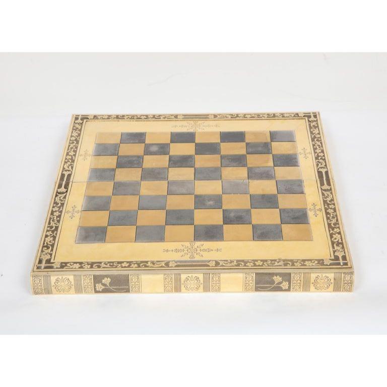 Rare plateau de jeu d'échecs et de backgammon en forme de livre en argent doré, vers 1976 en vente 12