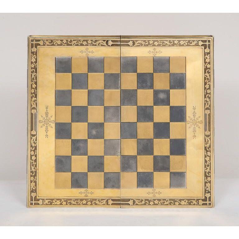 Rare plateau de jeu d'échecs et de backgammon en forme de livre en argent doré, vers 1976 Bon état - En vente à New York, NY