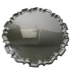 Rara y enorme bandeja/bandeja bañada en plata de 1900, escudo de la familia Lister