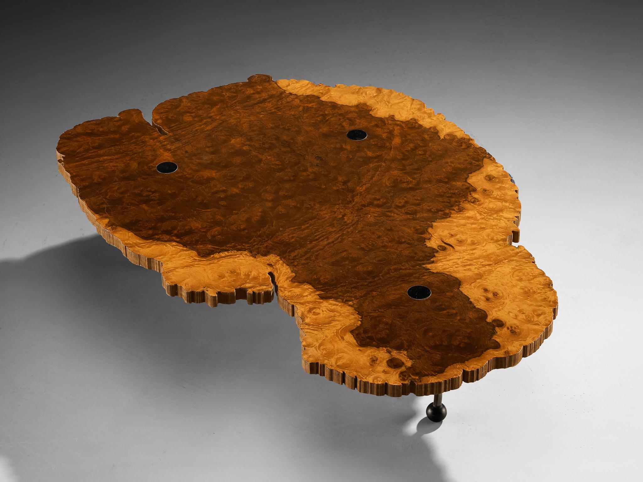 italien Rare table basse Enzo Testa for Bernini en ronce de noyer et acier en vente
