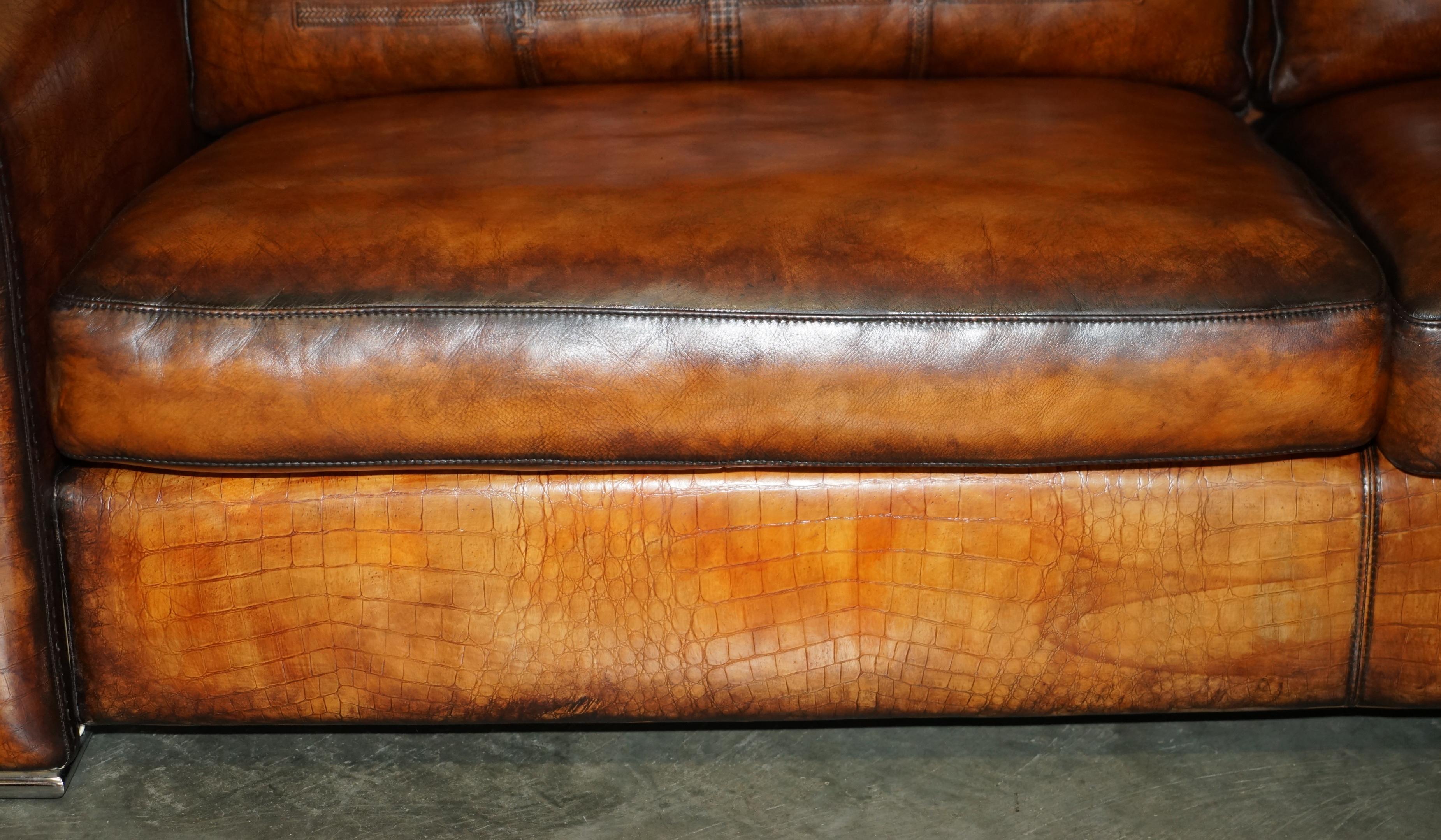 RARE SOFA ÉQUESTRIAN EMBOSÉ FENDI CROCODILE ALLIGATOR PATiNA HAND DYED en vente 5