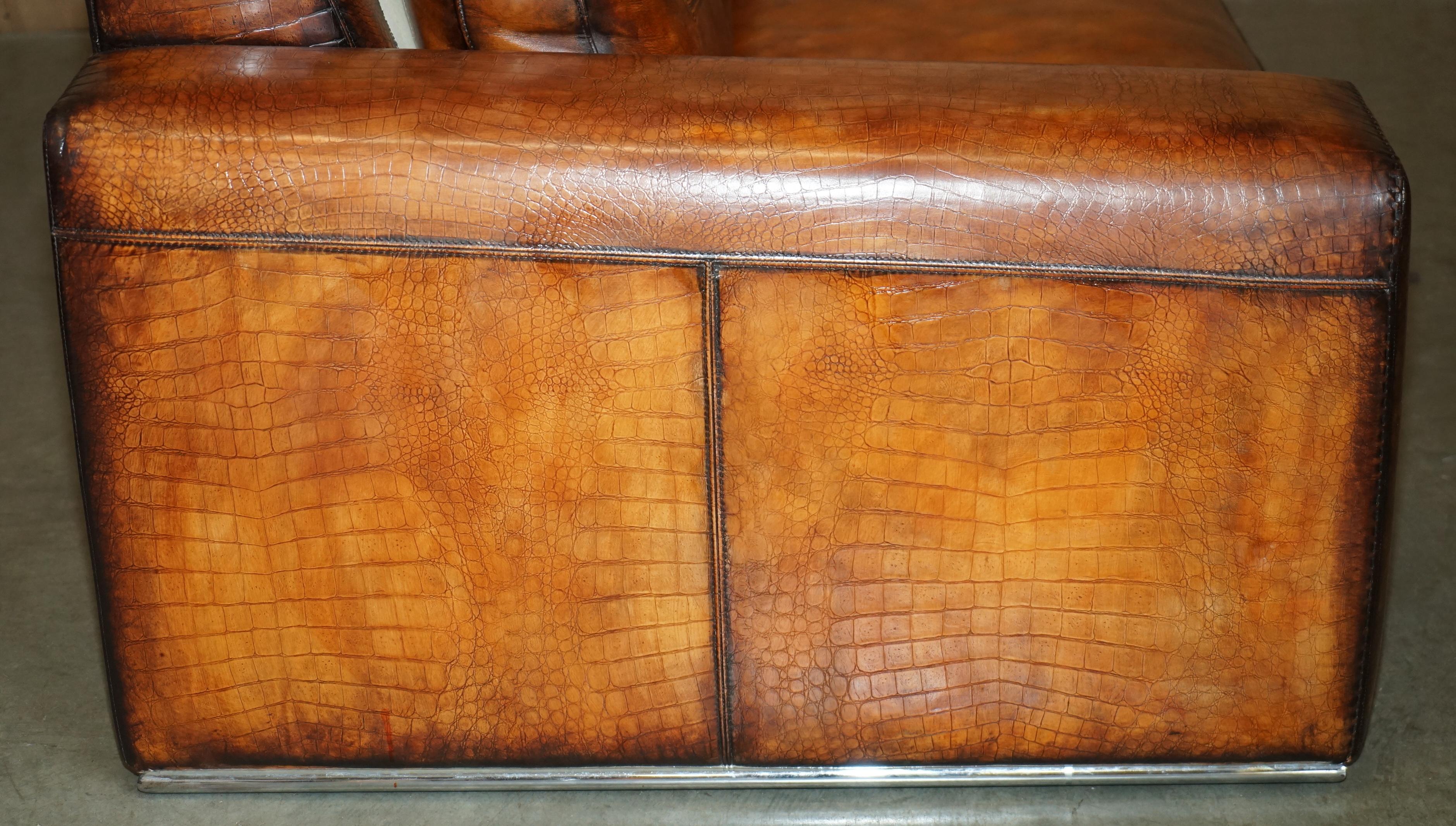 RARE SOFA ÉQUESTRIAN EMBOSÉ FENDI CROCODILE ALLIGATOR PATiNA HAND DYED en vente 8