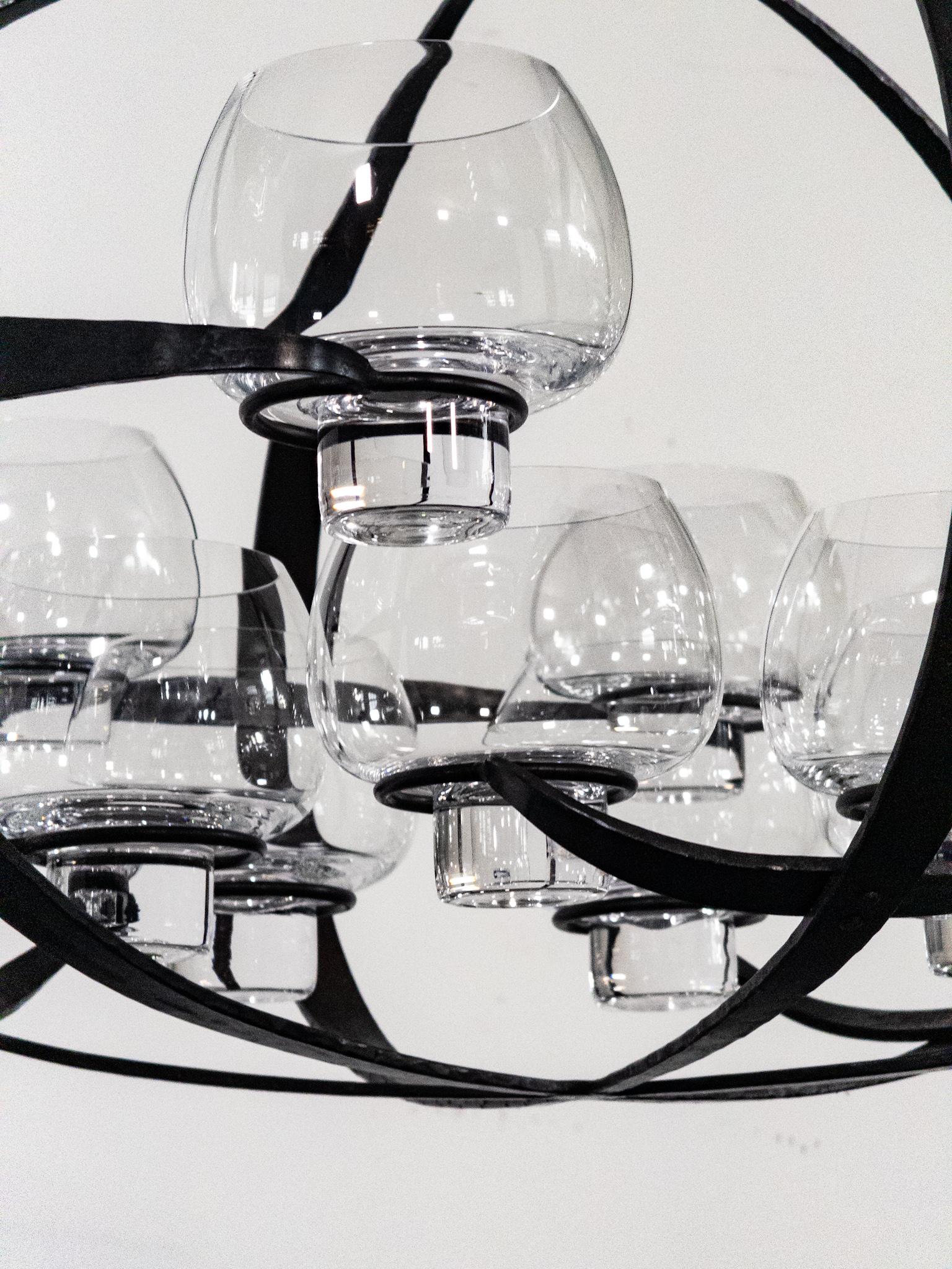 Raro lampadario in ferro e vetro 