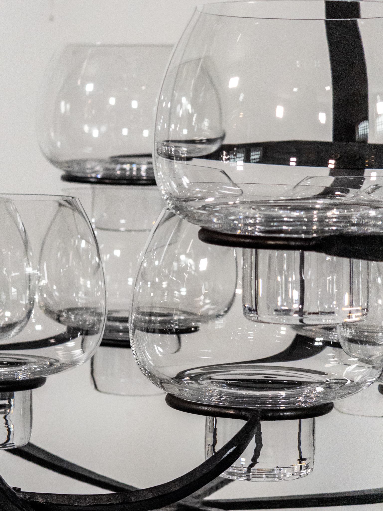 Raro lampadario in ferro e vetro 