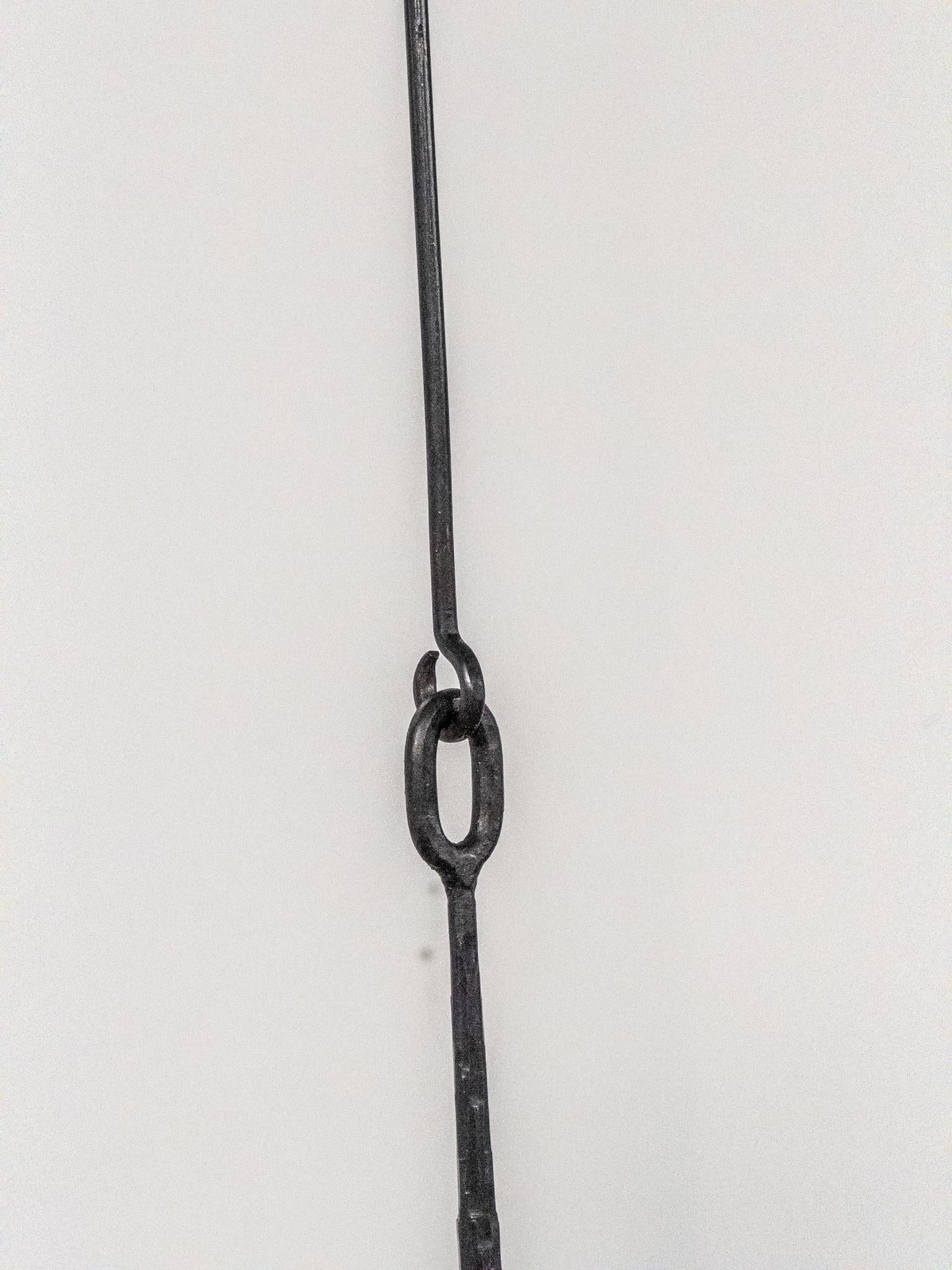 Raro lampadario in ferro e vetro 