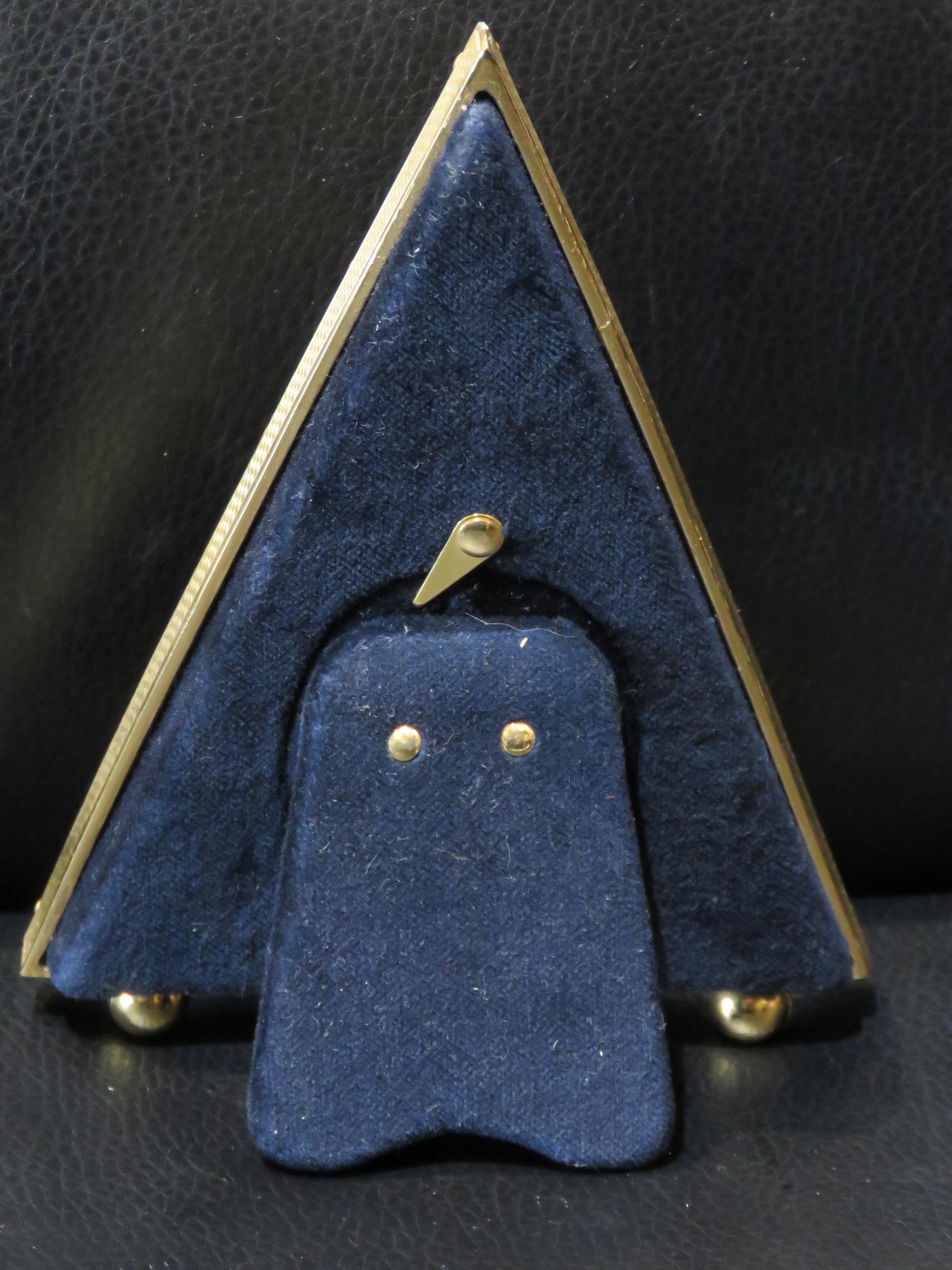 XX secolo Raro portafoto di proprietà con smalto blu e placca d'oro 24CT in Inghilterra con triangolo in miniatura in vendita