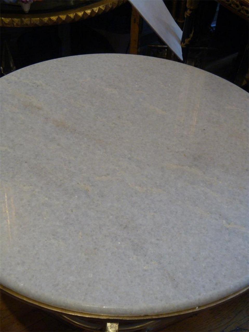 Seltener vergoldeter Jugendstil-Tisch mit rundem weißem Marmor (Unbekannt) im Angebot