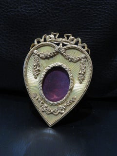 Rare cadre photo miniature en émail jaune de succession, plaque d'or 24CT, Angleterre, avec cœur