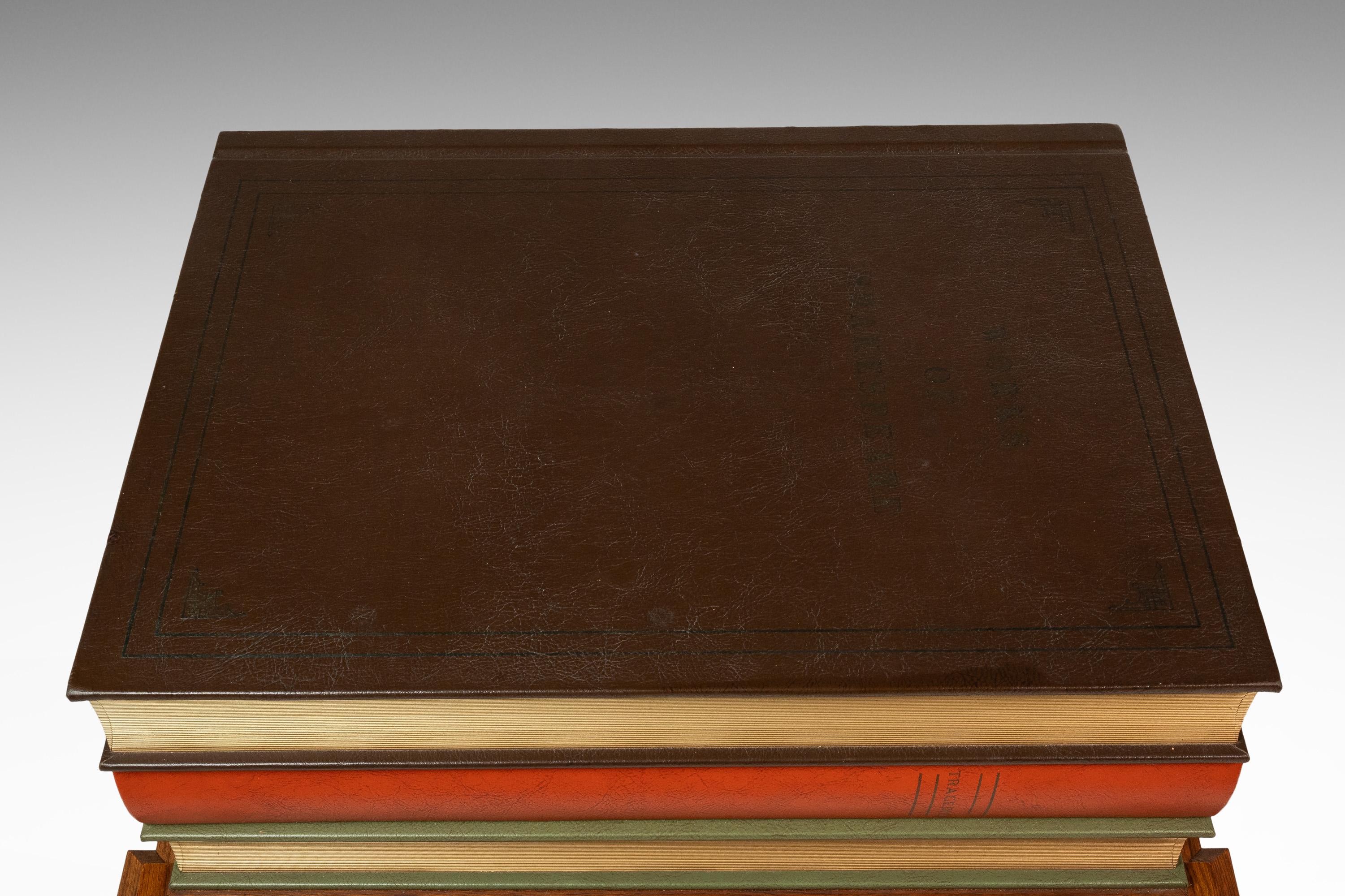 Rara mesa de centro de falso libro 