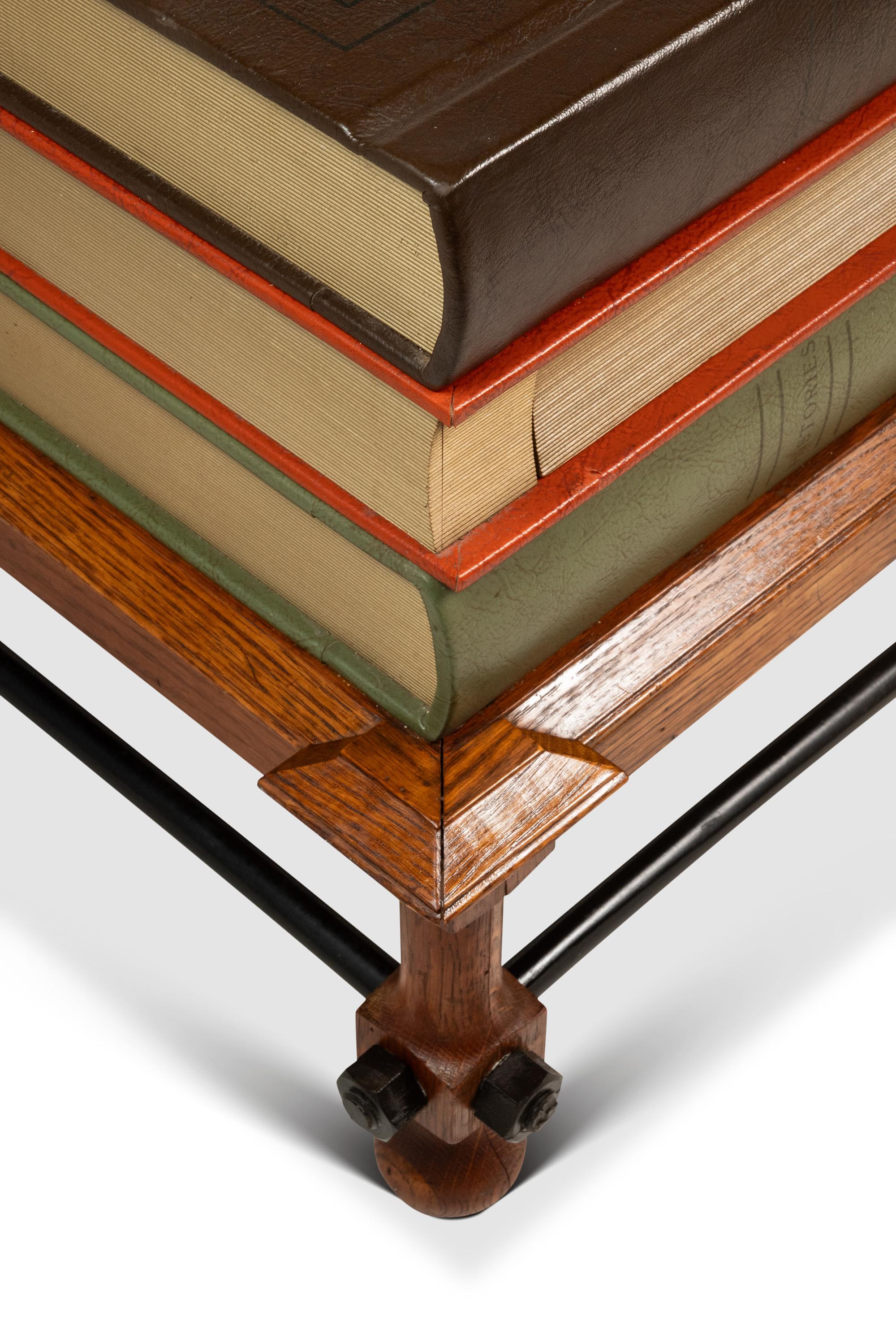 Rara mesa de centro de falso libro 