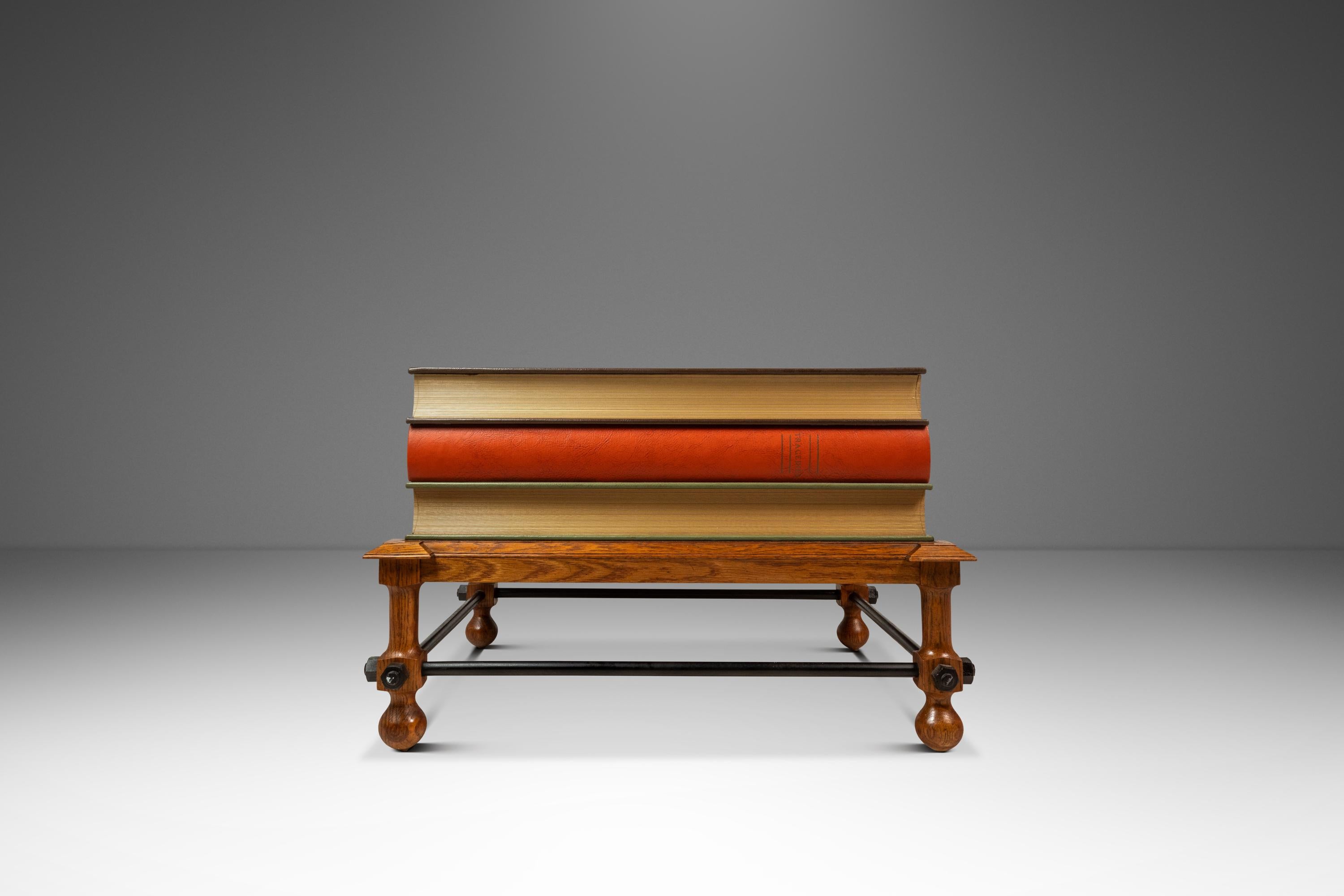 Rara mesa de centro de falso libro 