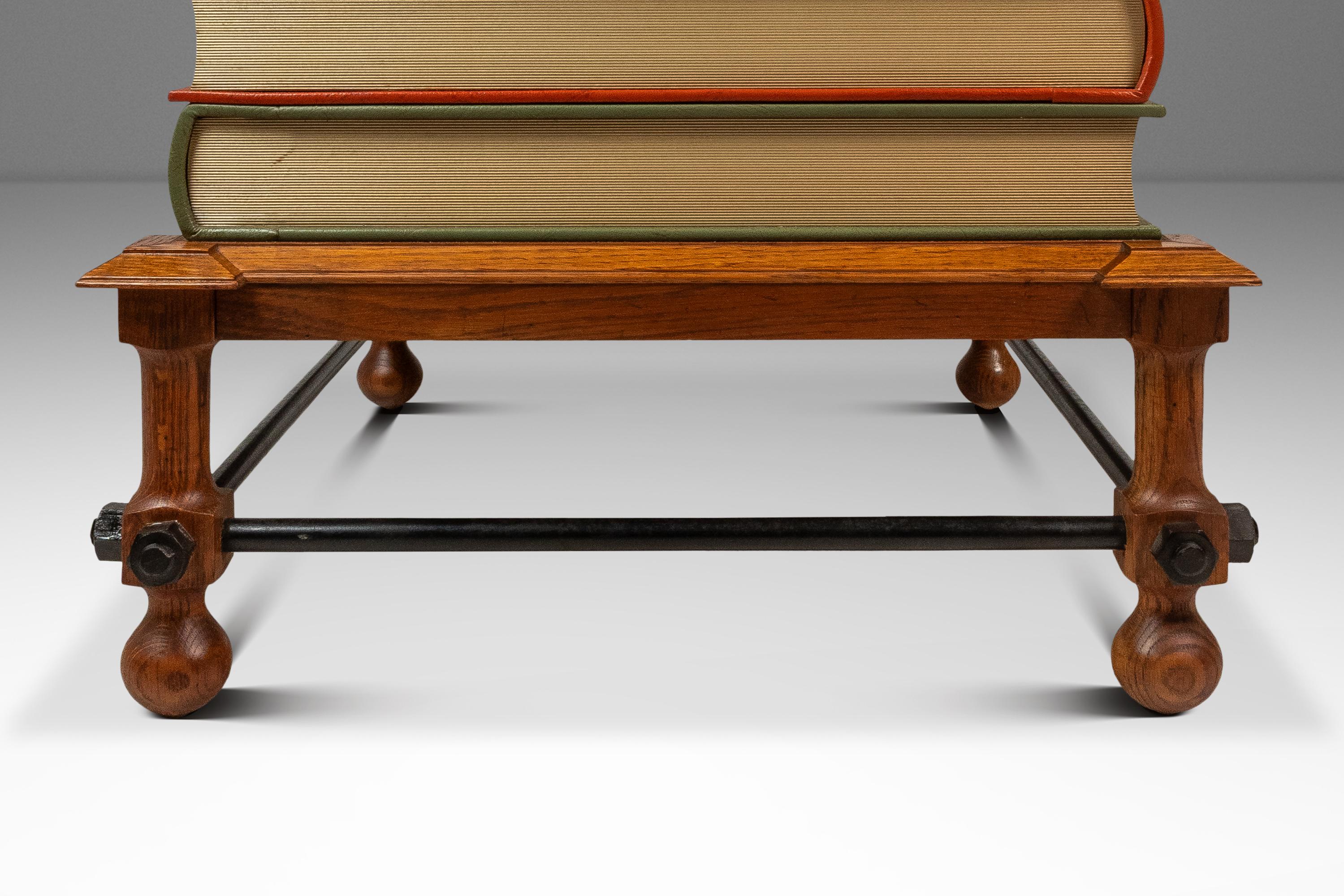 Rara mesa de centro de falso libro 