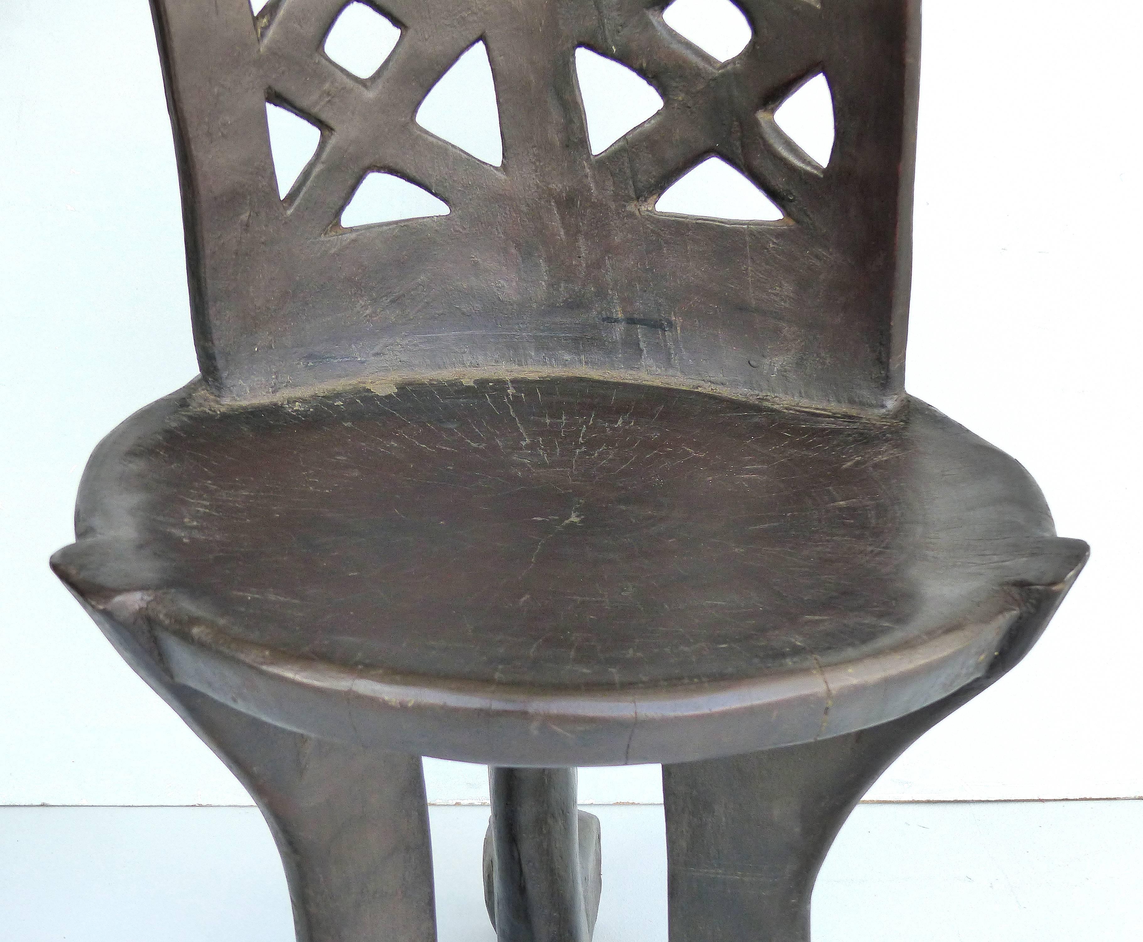 Rare Ethiopian Three-Legged Coptic Chair with Carved Crosses in Back Slat In Good Condition In Miami, FL