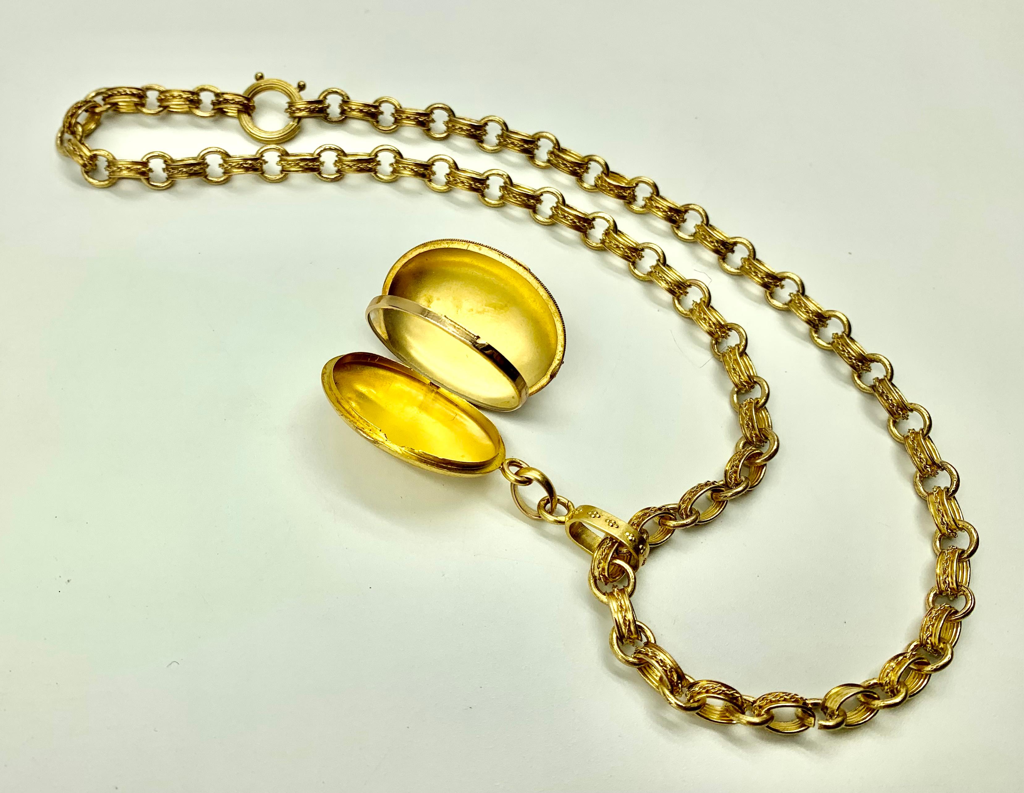 Seltene etruskische Revival 18K Gold Medaillon Halskette attr. Eugene Fontenay, Paris 1870 (Neoetruskisch) im Angebot
