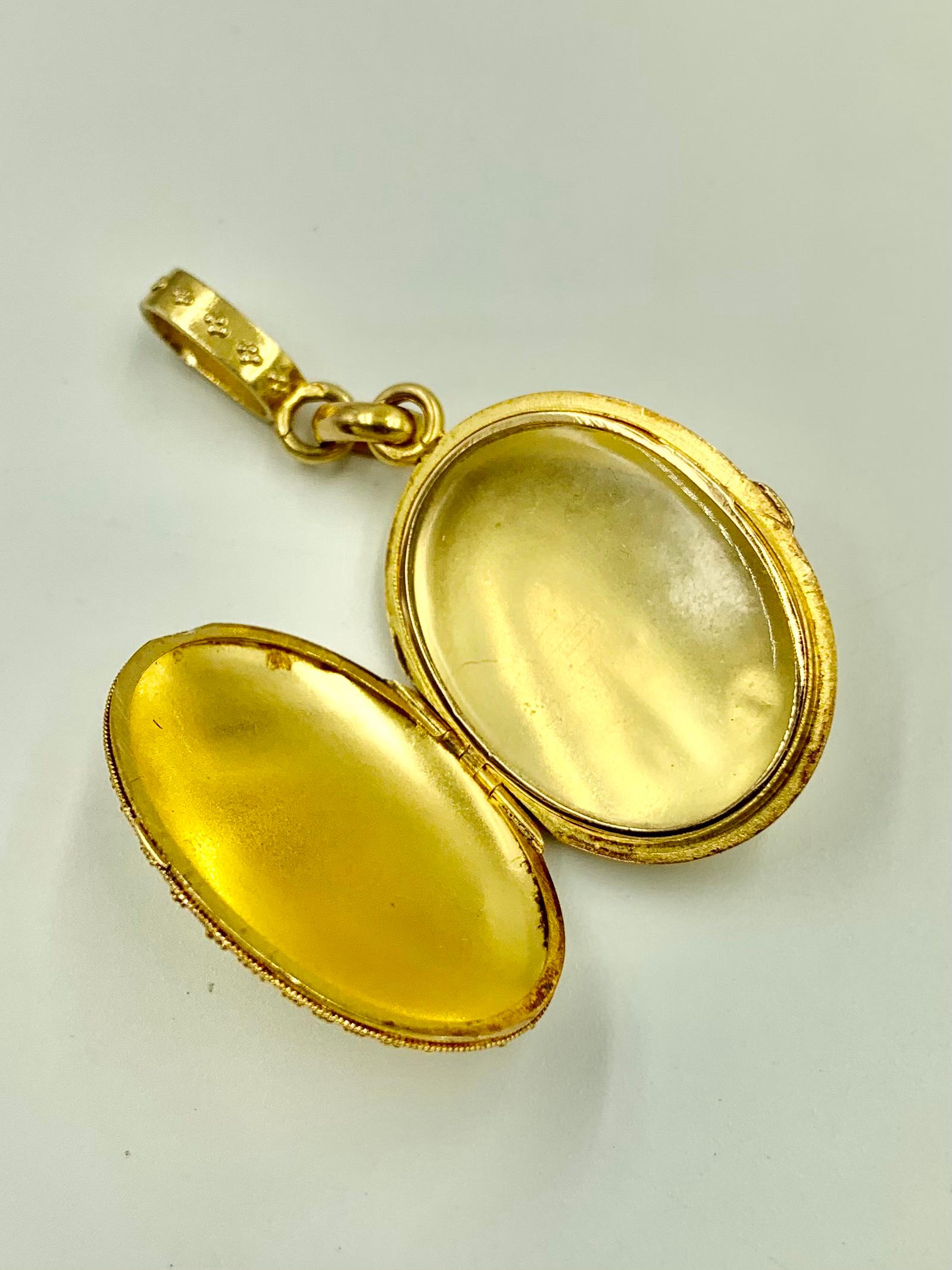 Rare Etruscan Revival 18K Gold Locket Necklace attr. Eugene Fontenay, Paris 1870 For Sale 1