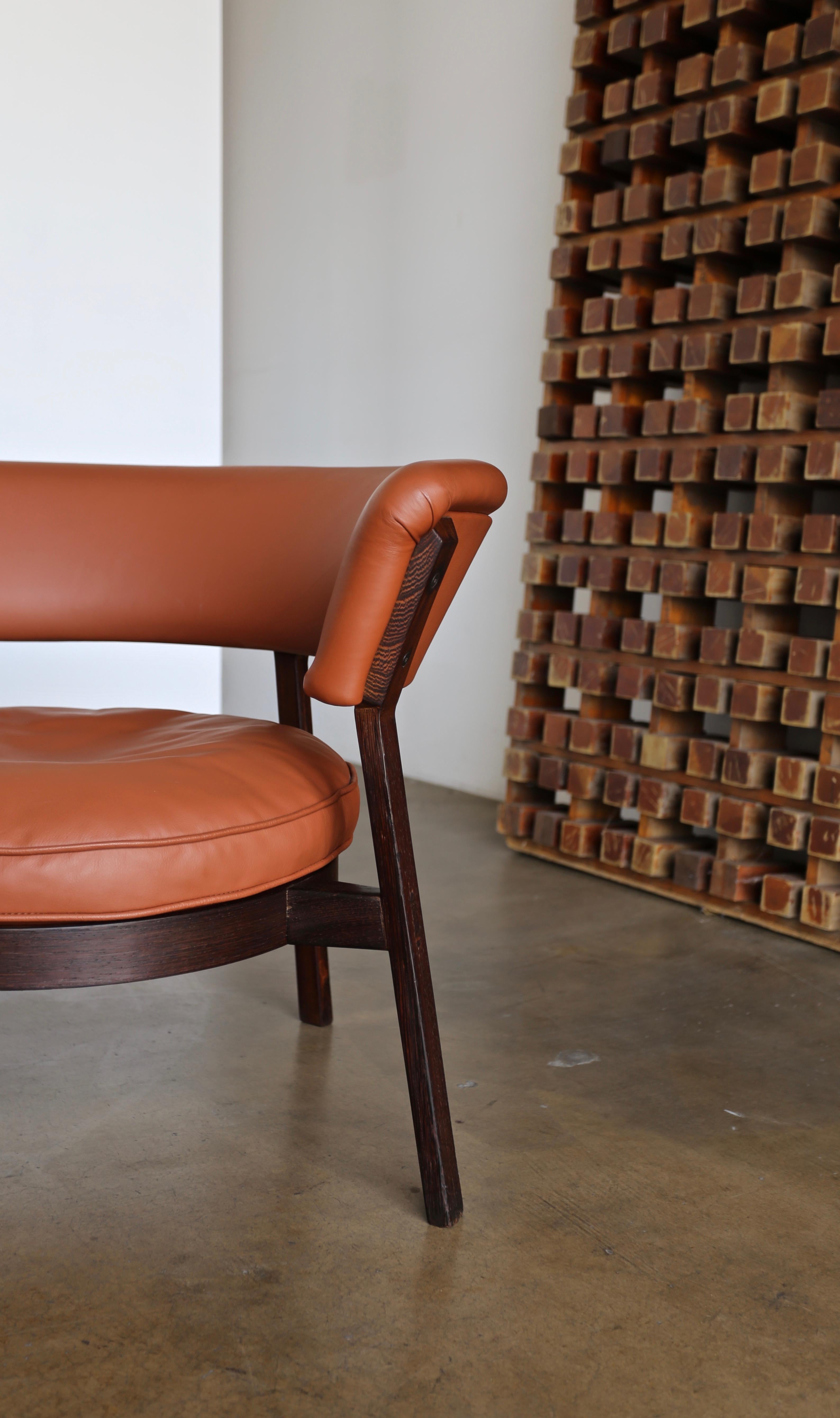 Italian Rare Eugenio Gerli P28 Lounge Chair for Tecno, circa 1958