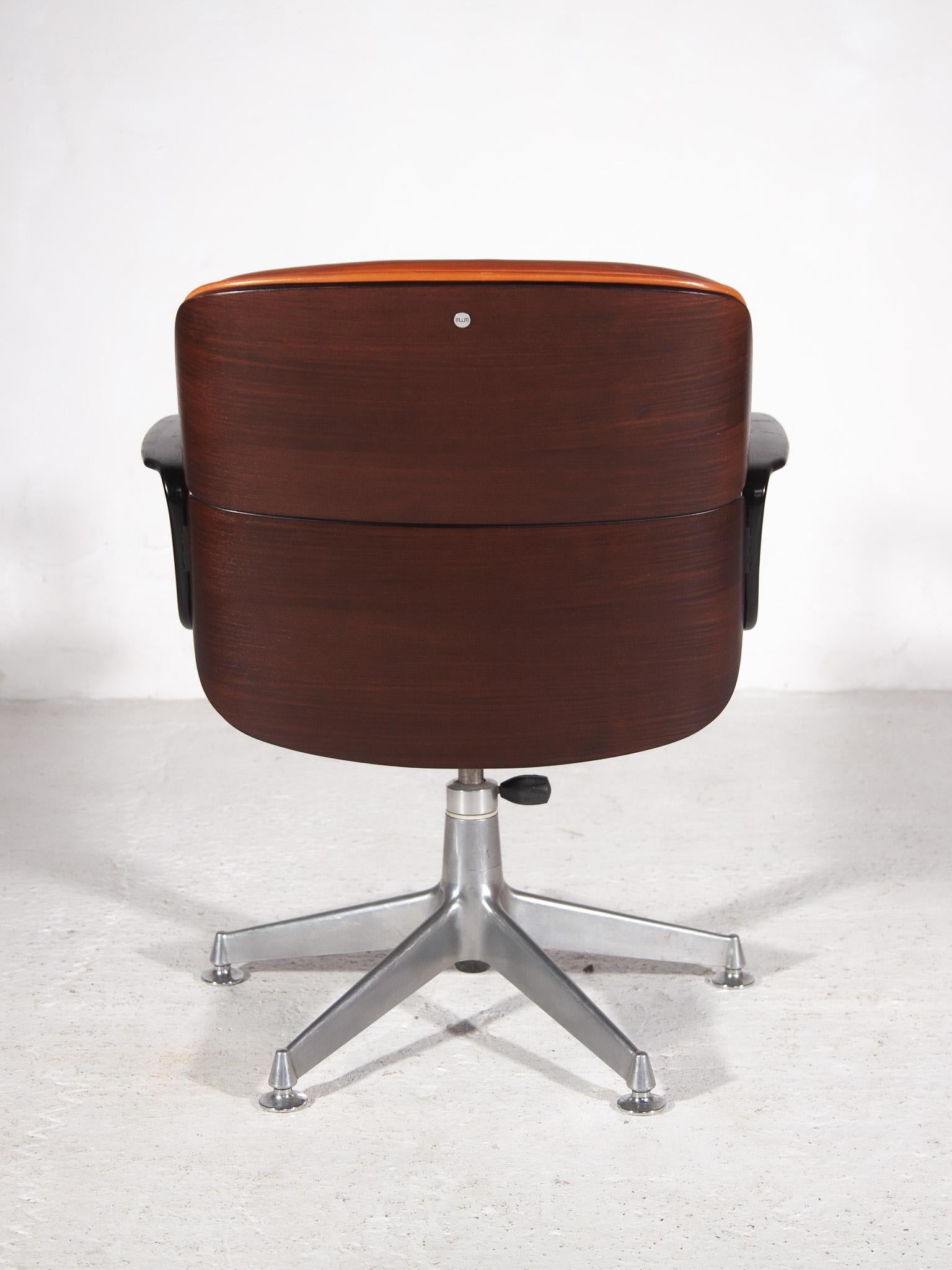 Leather Rare Executive Arm Desk Chair for Mobli Italiani Moderni, Rome