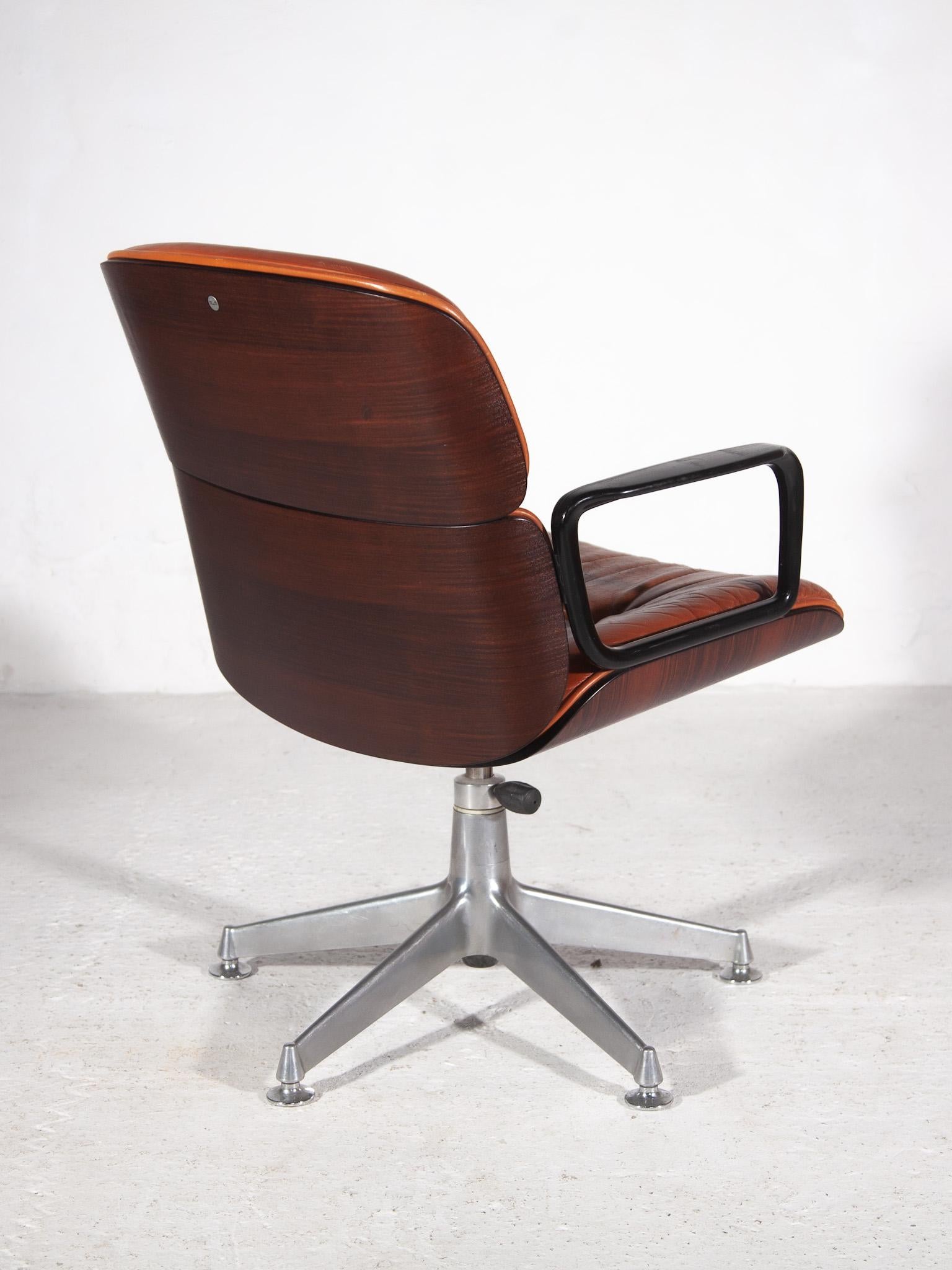 Rare Executive Arm Desk Chair for Mobli Italiani Moderni, Rome 1